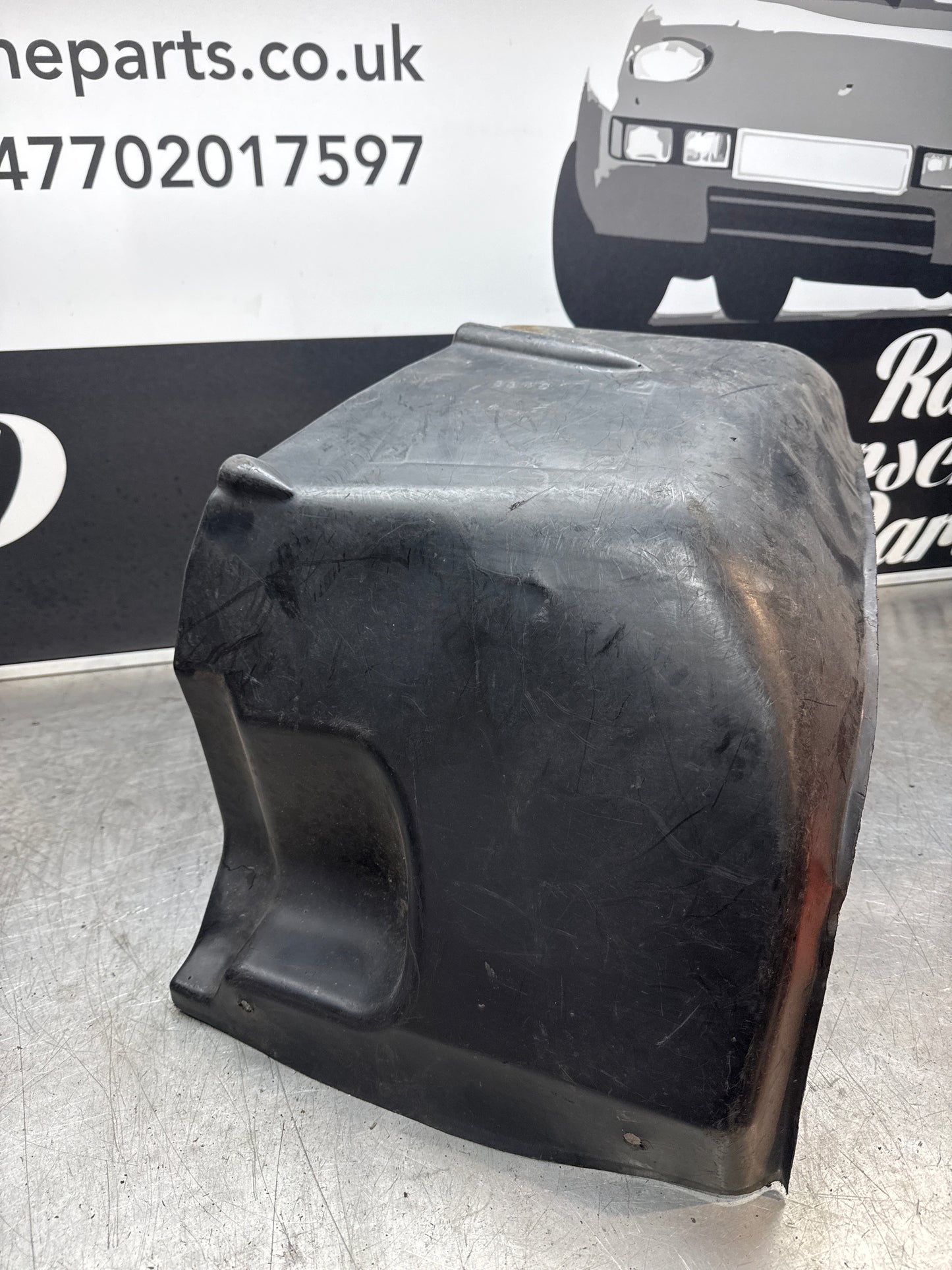 Porsche 928 wheel arch liner  Left 92850438105 Used