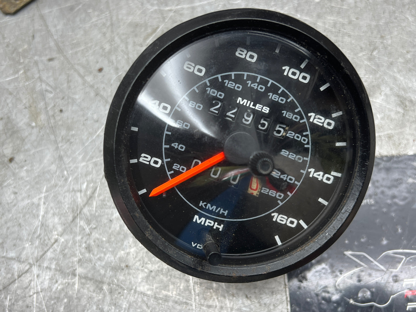 Porsche 924 MPH Speedometer showing 22955 miles , 477 957 031 L 477957031 used