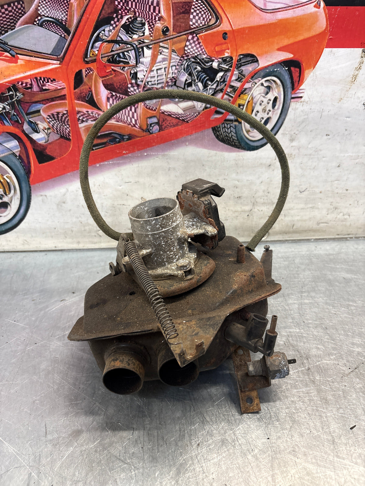 Porsche 914 2.0 air distributor housing, used 039133055B