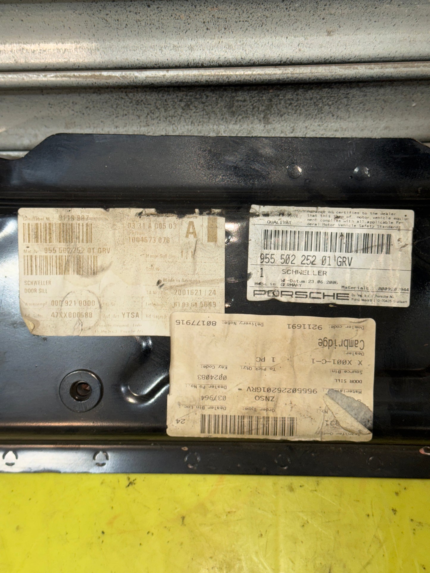 Porsche 955 Cayenne Inner Right Sill -99550225201- New old stock