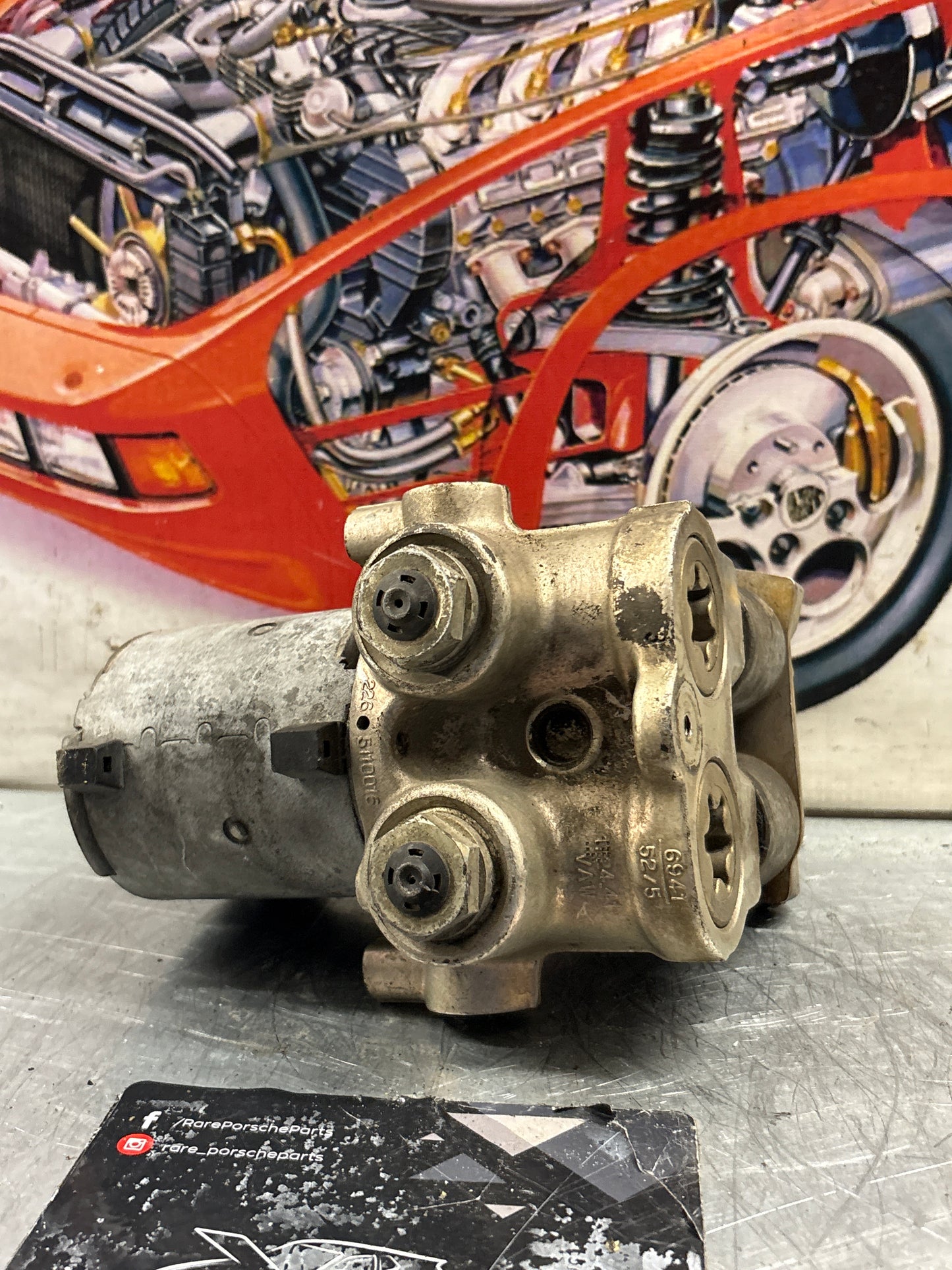 Porsche 928 S4 Bosch ABS pump, used 0265200039 / 92835575504