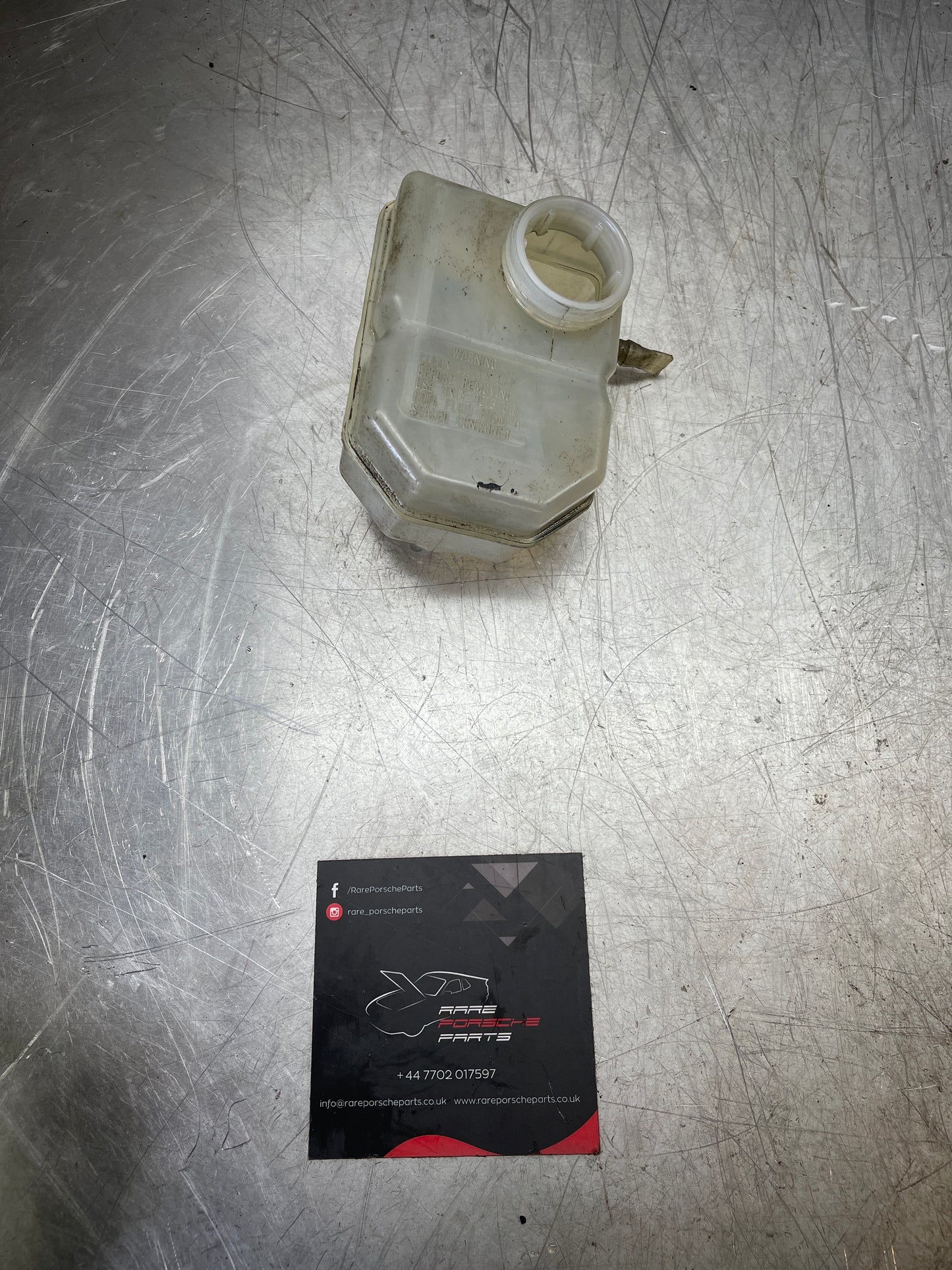 Porsche 924 (80-85) 924S (86-88) 944 (82-85) Brake fluid reservoir, used 477611303B