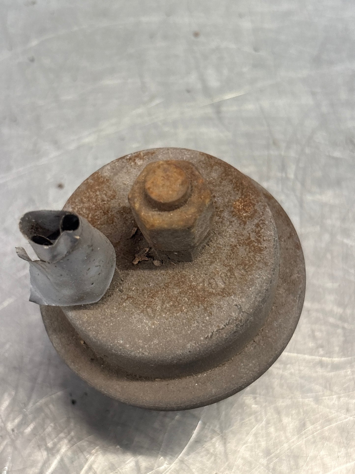 Porsche 911 / 924 fuel tank pressure regulator, used 0438170015