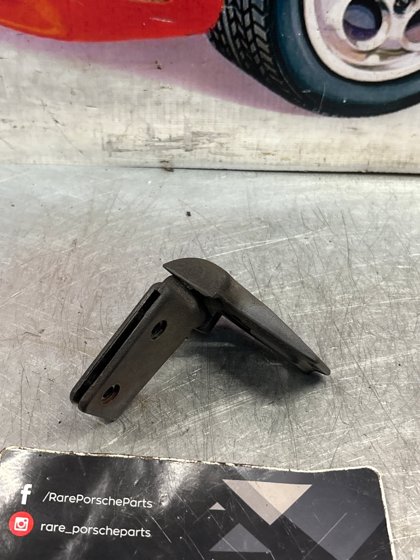 Porsche 924 / 944 / 968 sunroof wind deflector right hinge 477871682 / 477871636A used