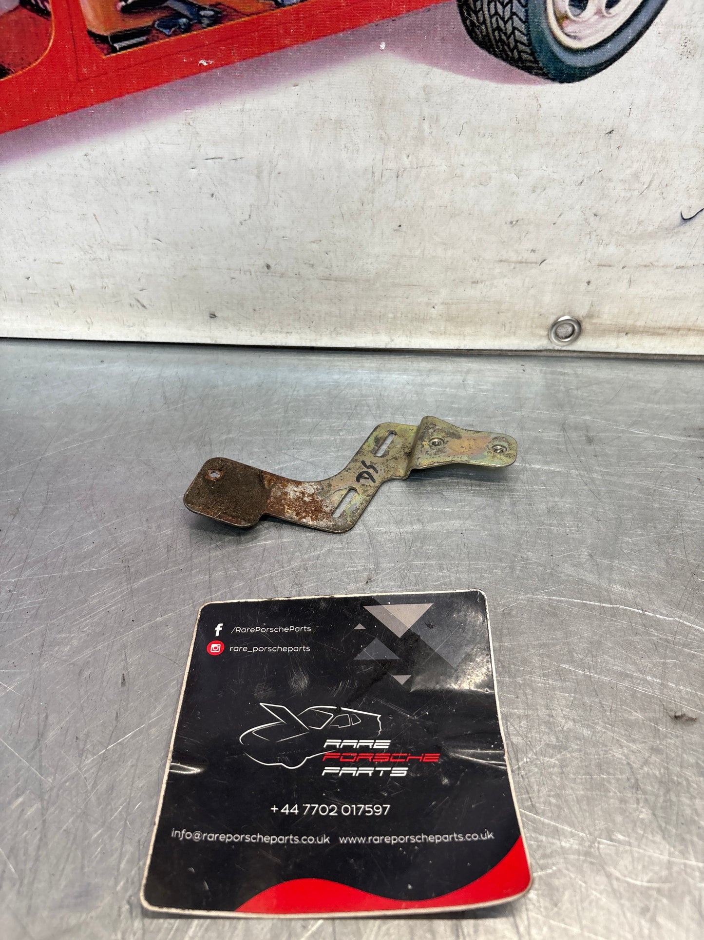 Porsche 928 actuator motor door support bracket left, 92853711303