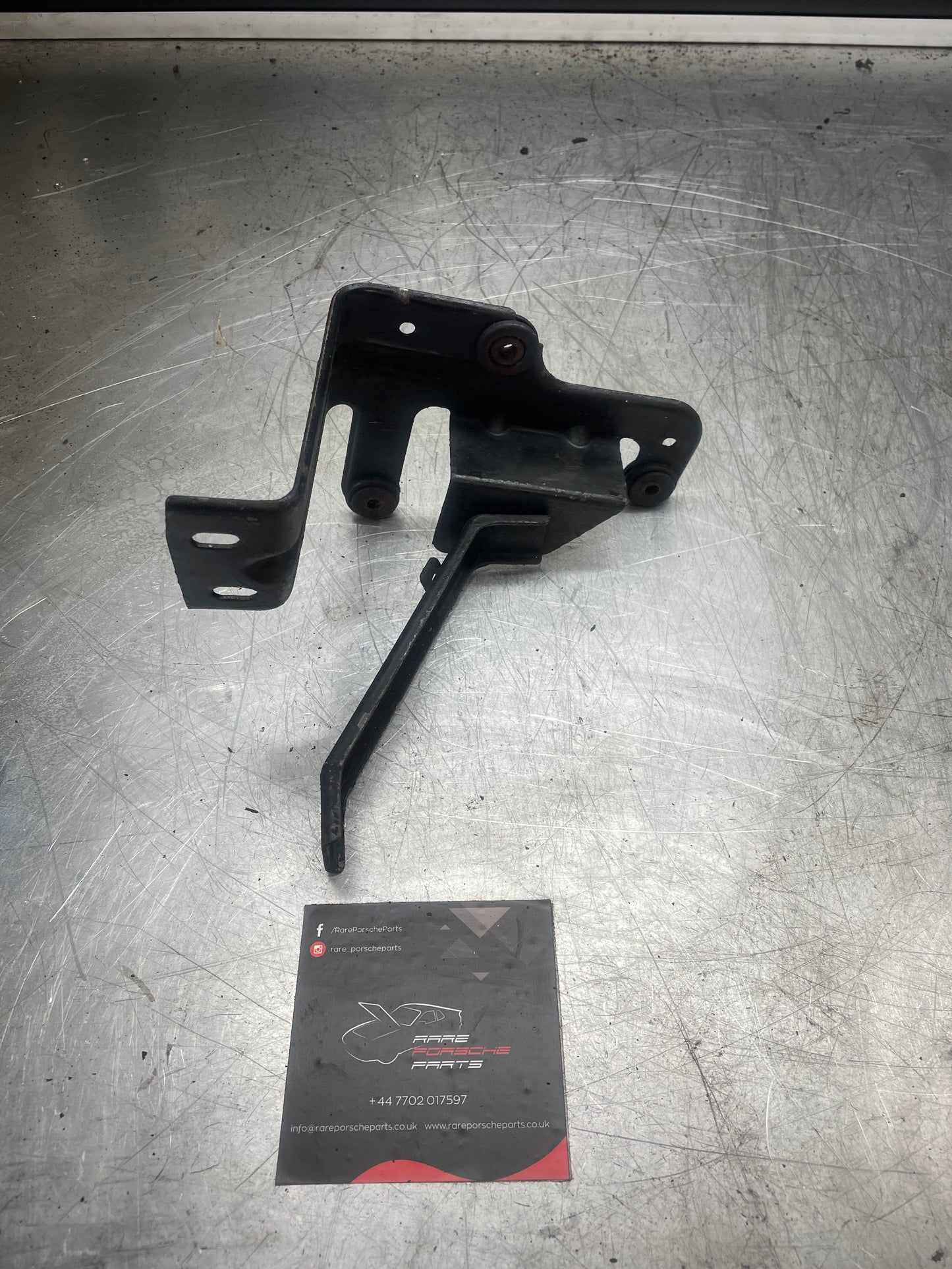 Staffa di supporto per misuratore del flusso d'aria Porsche 944S2 3.0 94460602400, usata