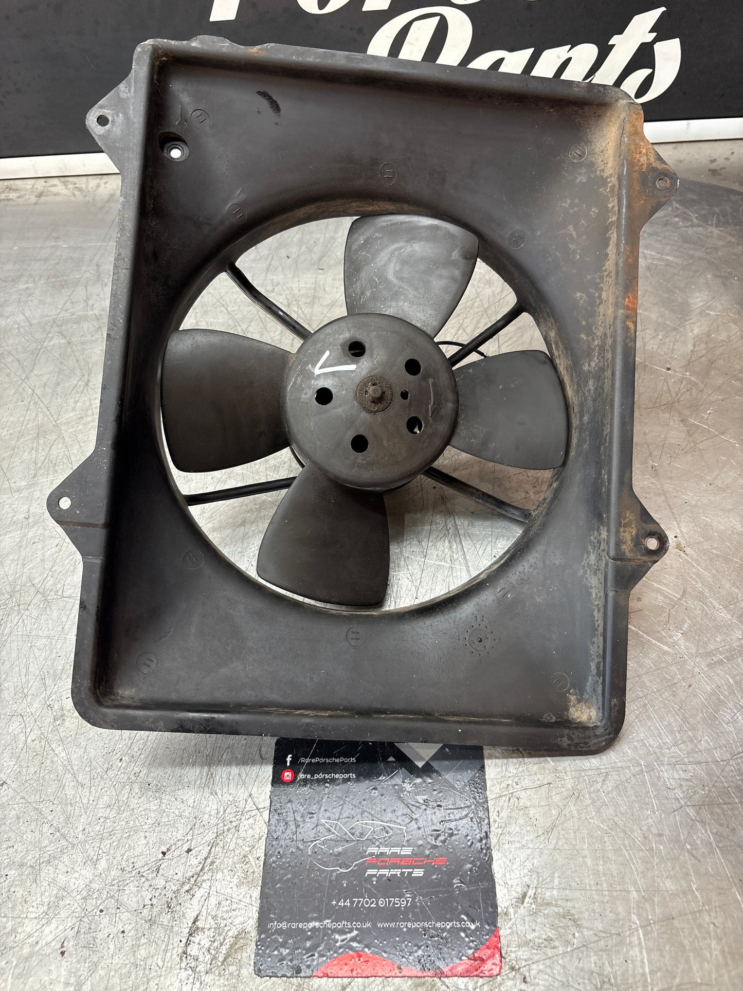 Porsche 924 2.0 NA / 924 Turbo used cooling radiator fan with surround 477121207C / 477959455C used