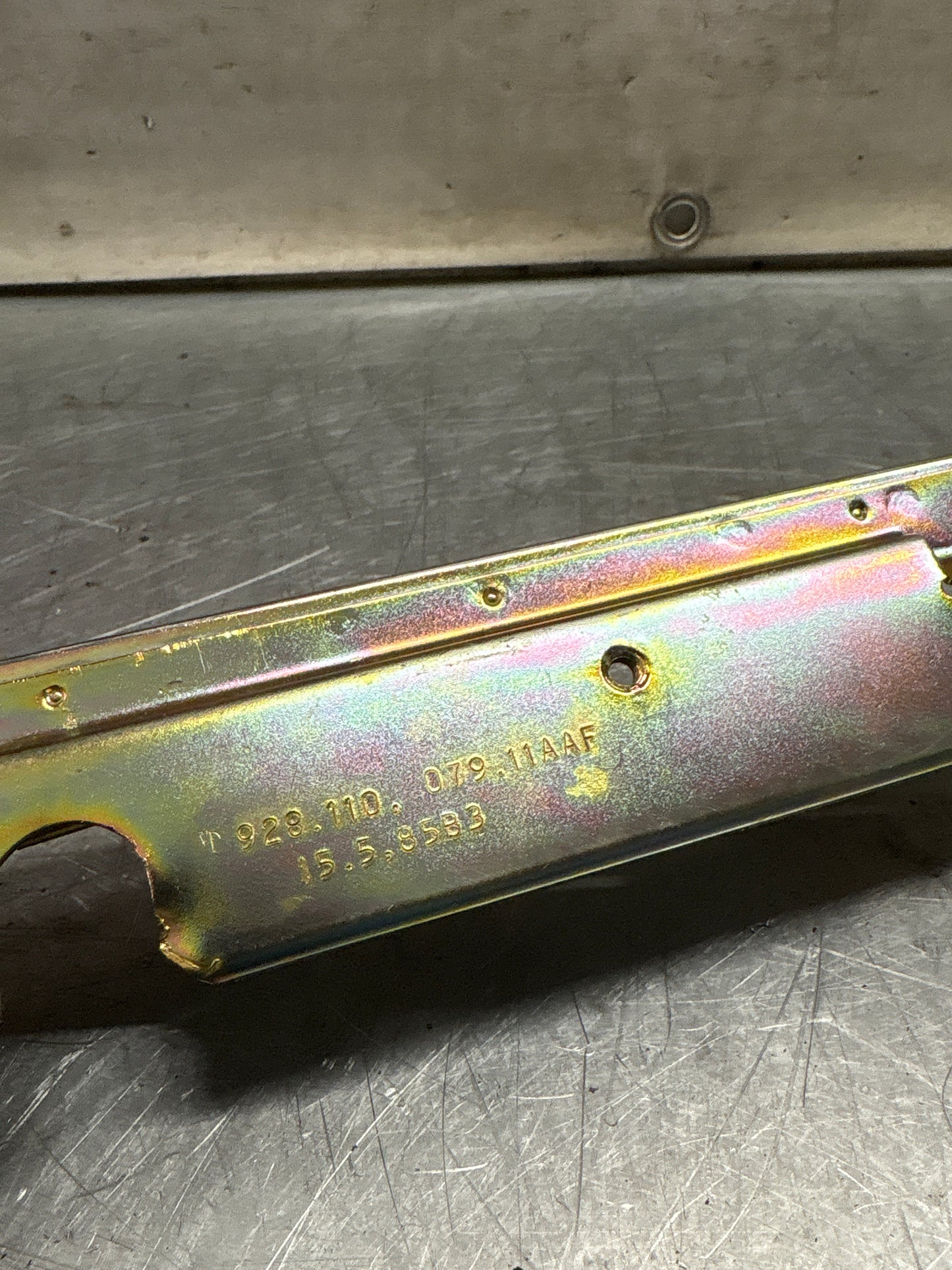 Porsche 928 S fuel rail, left, refurbished 92811007911