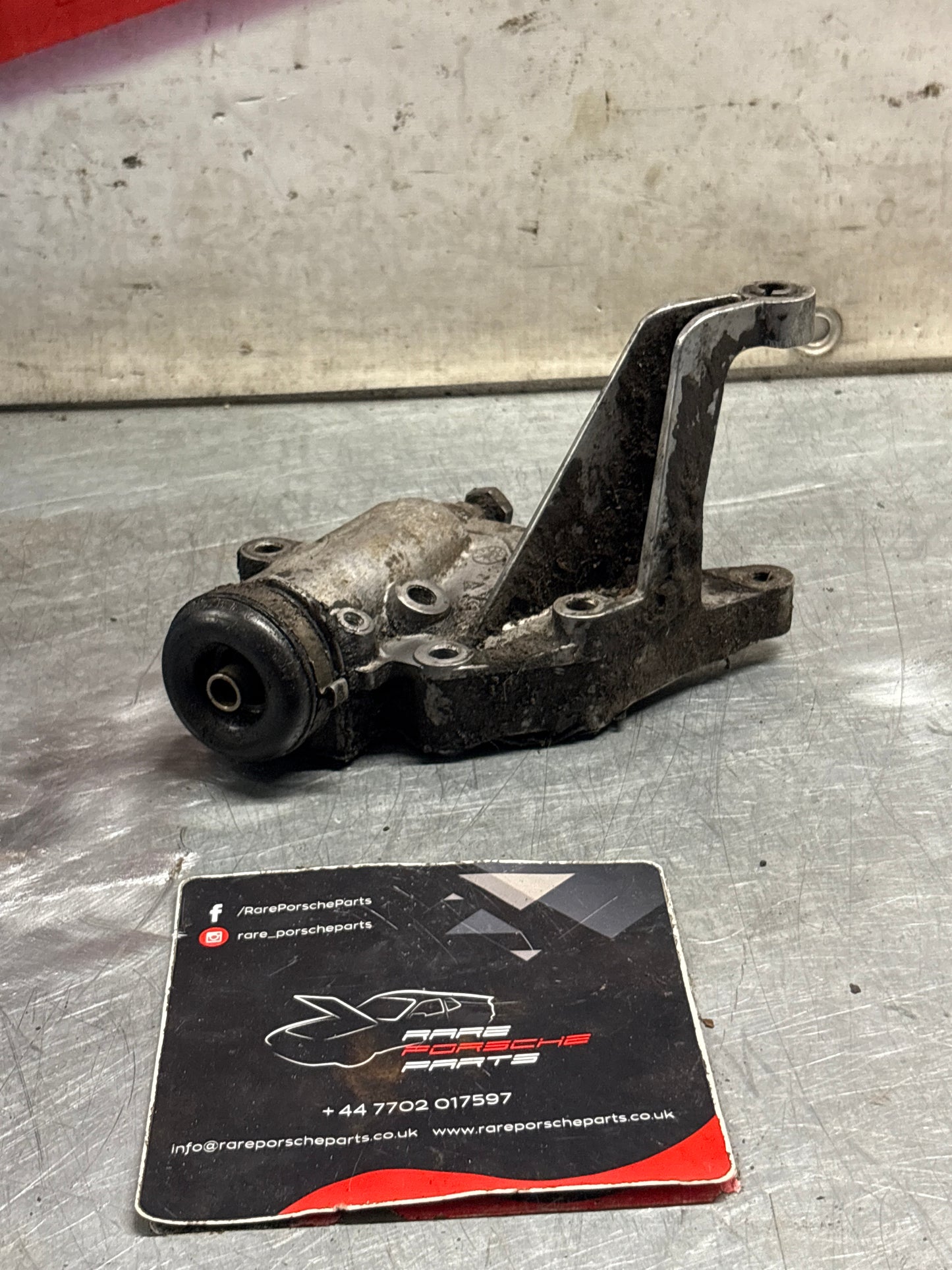 Porsche 928 timing belt tensioner, used 9281055414R