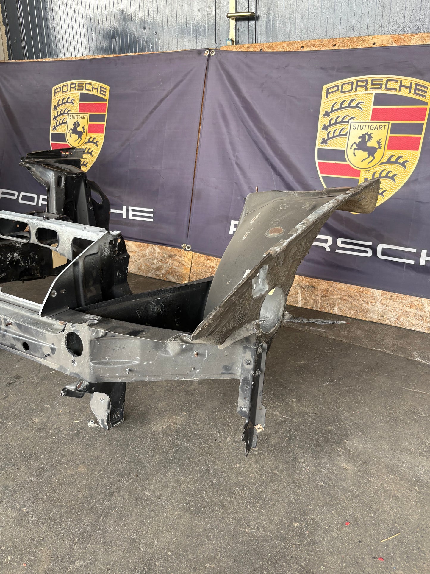 Porsche 944 Front end section cut