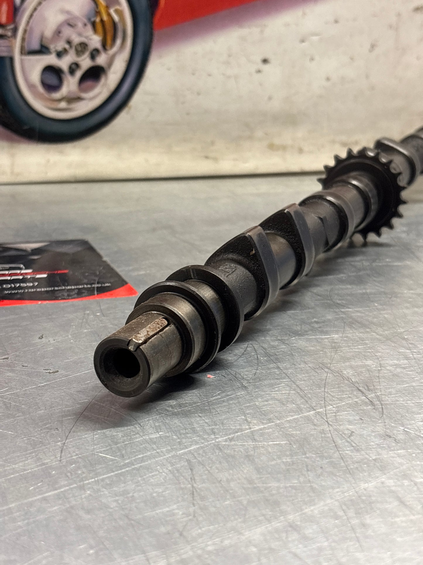 Porsche 928 S3 M28.45/46 engine Camshaft, exhaust side, cylinder 1-4, used 9281052932R / 92810529308