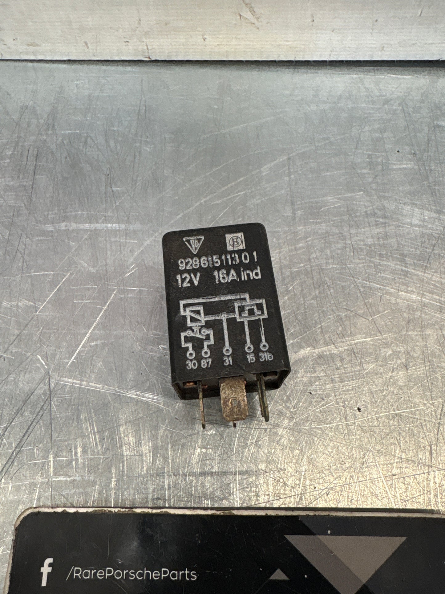 Porsche 928 fuel pump relay, used 92861511301