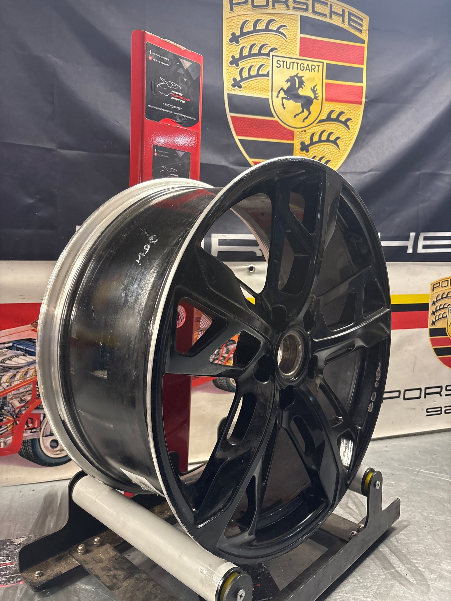 Porsche Taycan cross turismo wheel, for spares or repair, no buckle 9J1601025AL 9.5Jx21 ET60