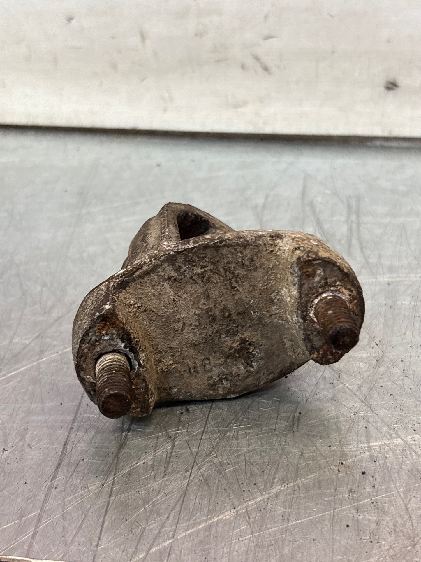 Porsche 924 anti roll bar bearing bracket, right, without rubber bush used 94434373601