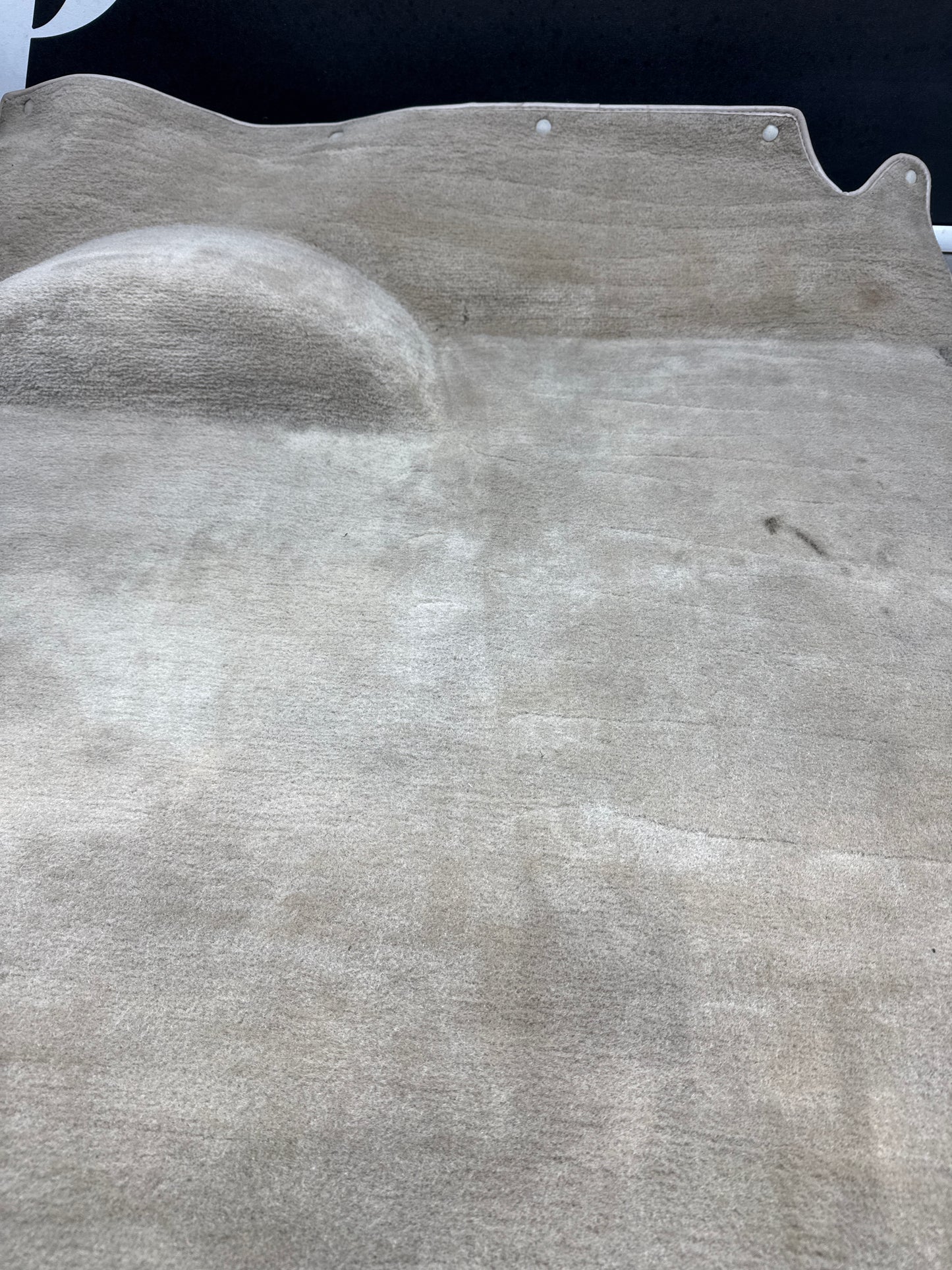 Porsche 924S 944 85.5- boot carpet, champagne, 94555506303 used, space saver wheel type