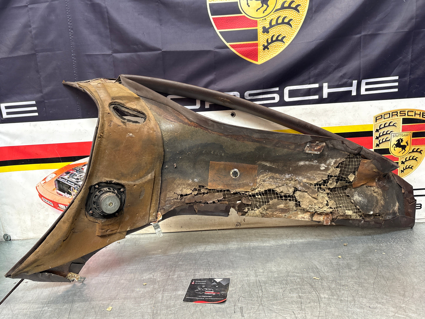 Porsche 928 early left side lower side trim panel, without loudspeaker, burgundy used 92855502102