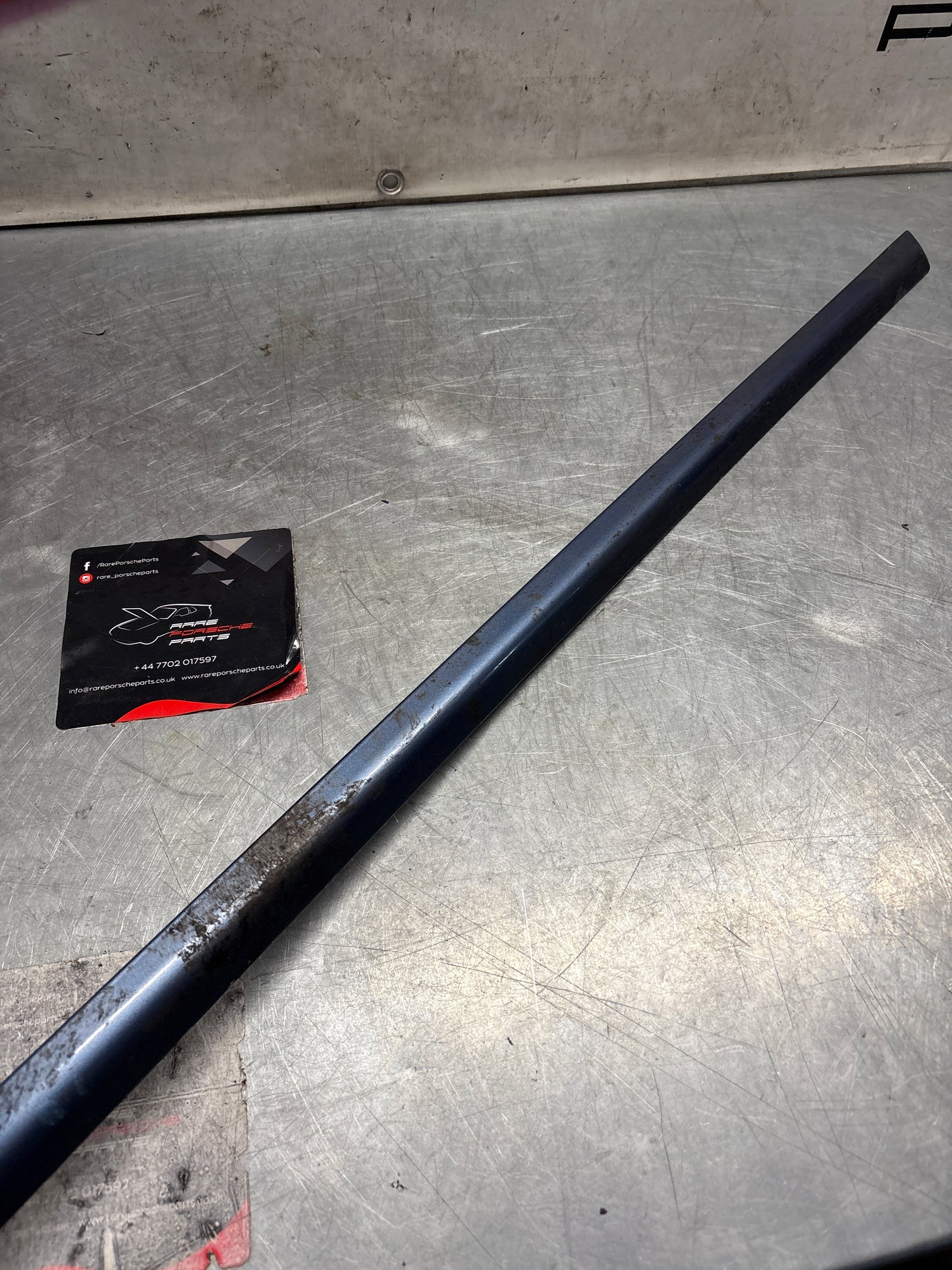 Porsche 928 Door Bump Strip left Side, for spares or repair 92855903303