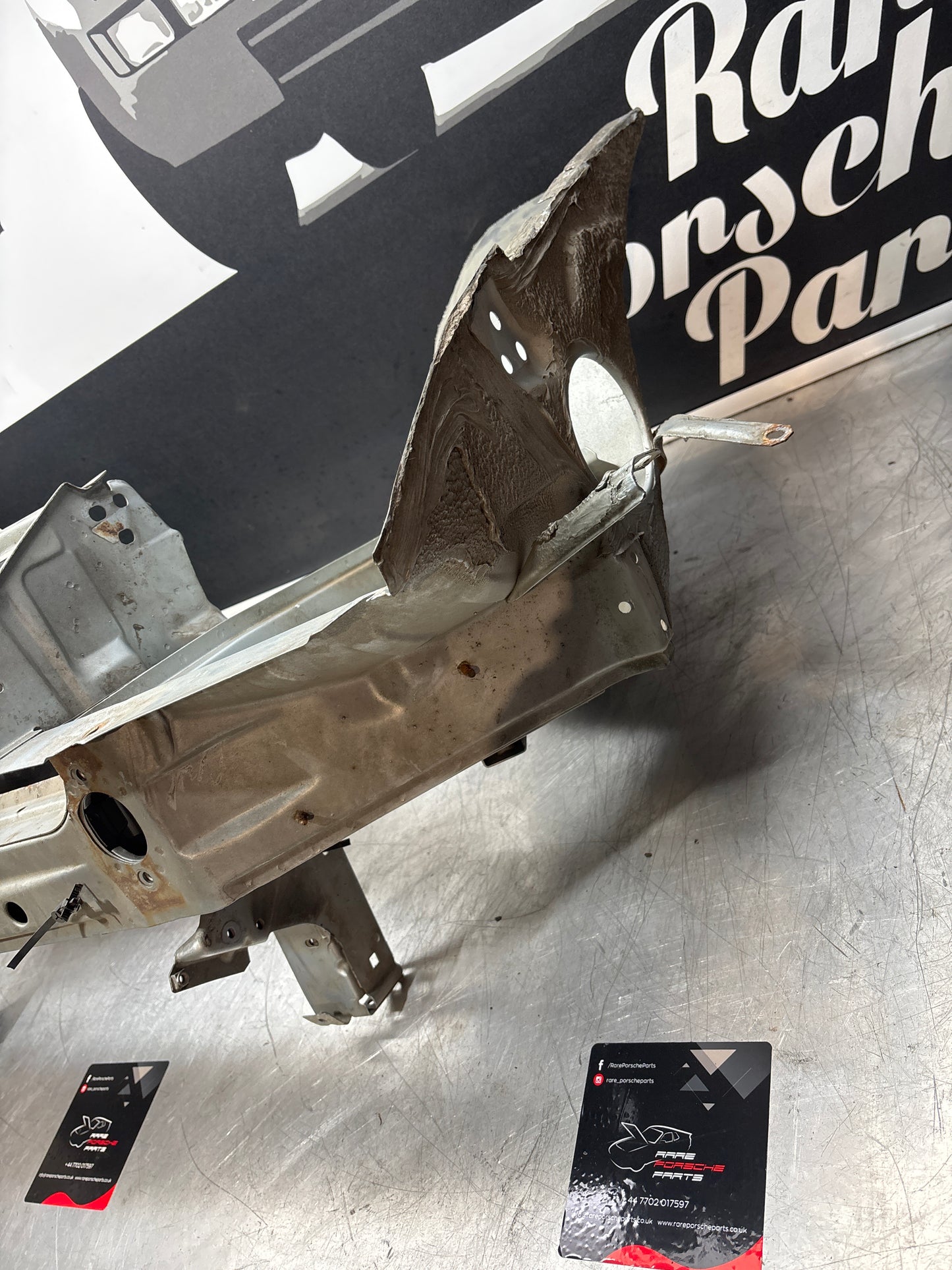 Porsche 944 Turbo / S / S2 Front end section cut