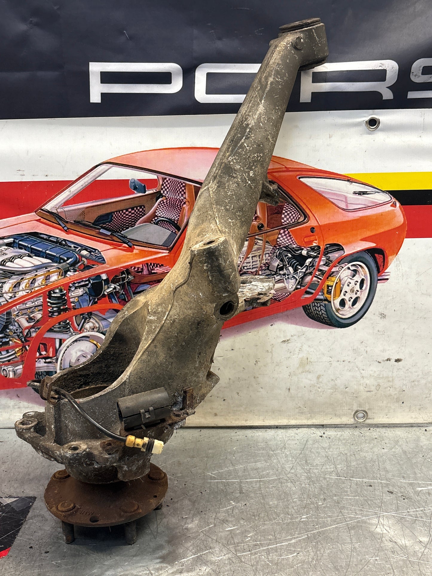 Porsche 944 alloy rear left trailing arm, used 95133151305 / 9513315134R used, with hubs