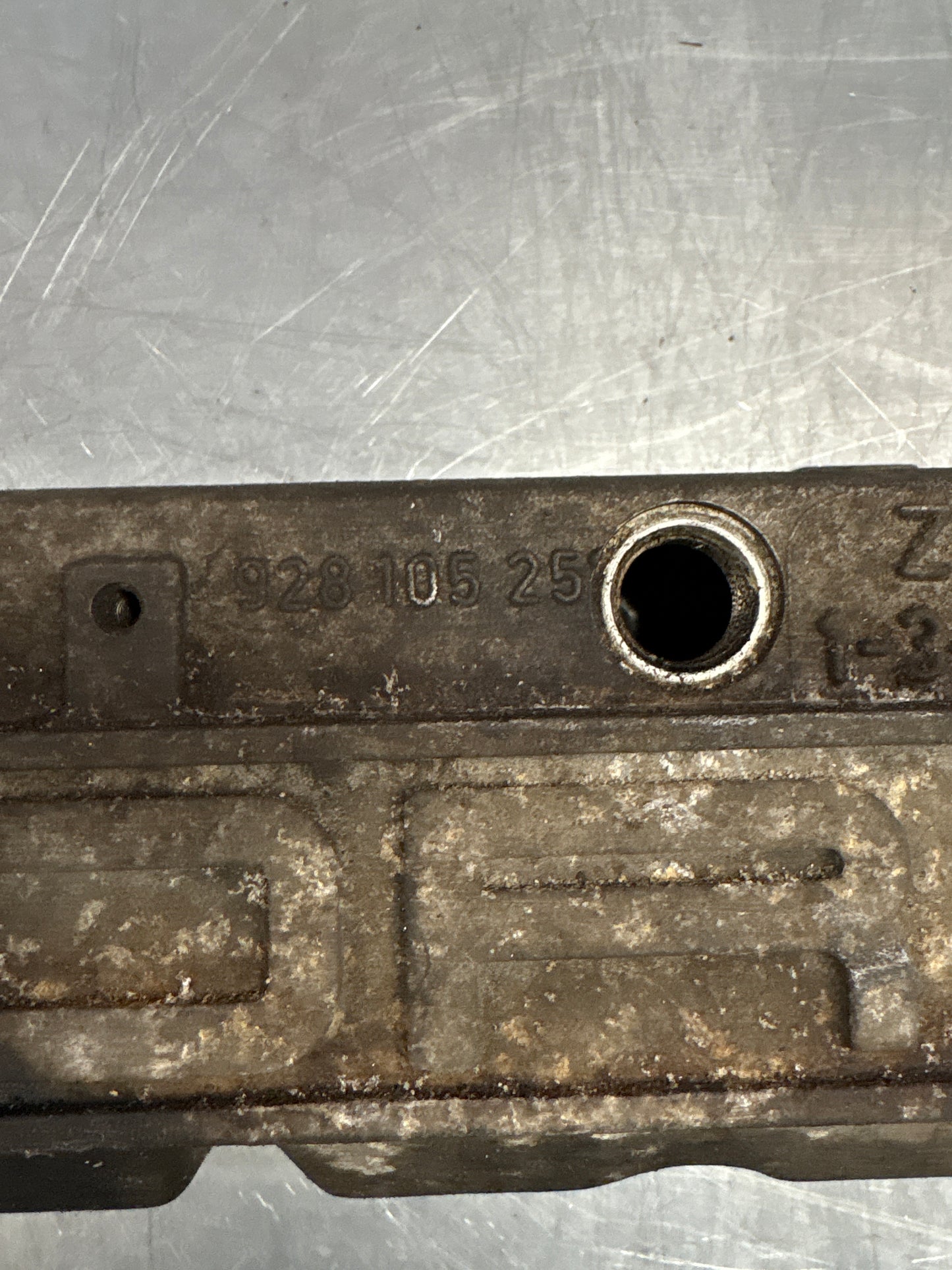 Porsche 928 Cam Carrier 9281052510R used bare unit