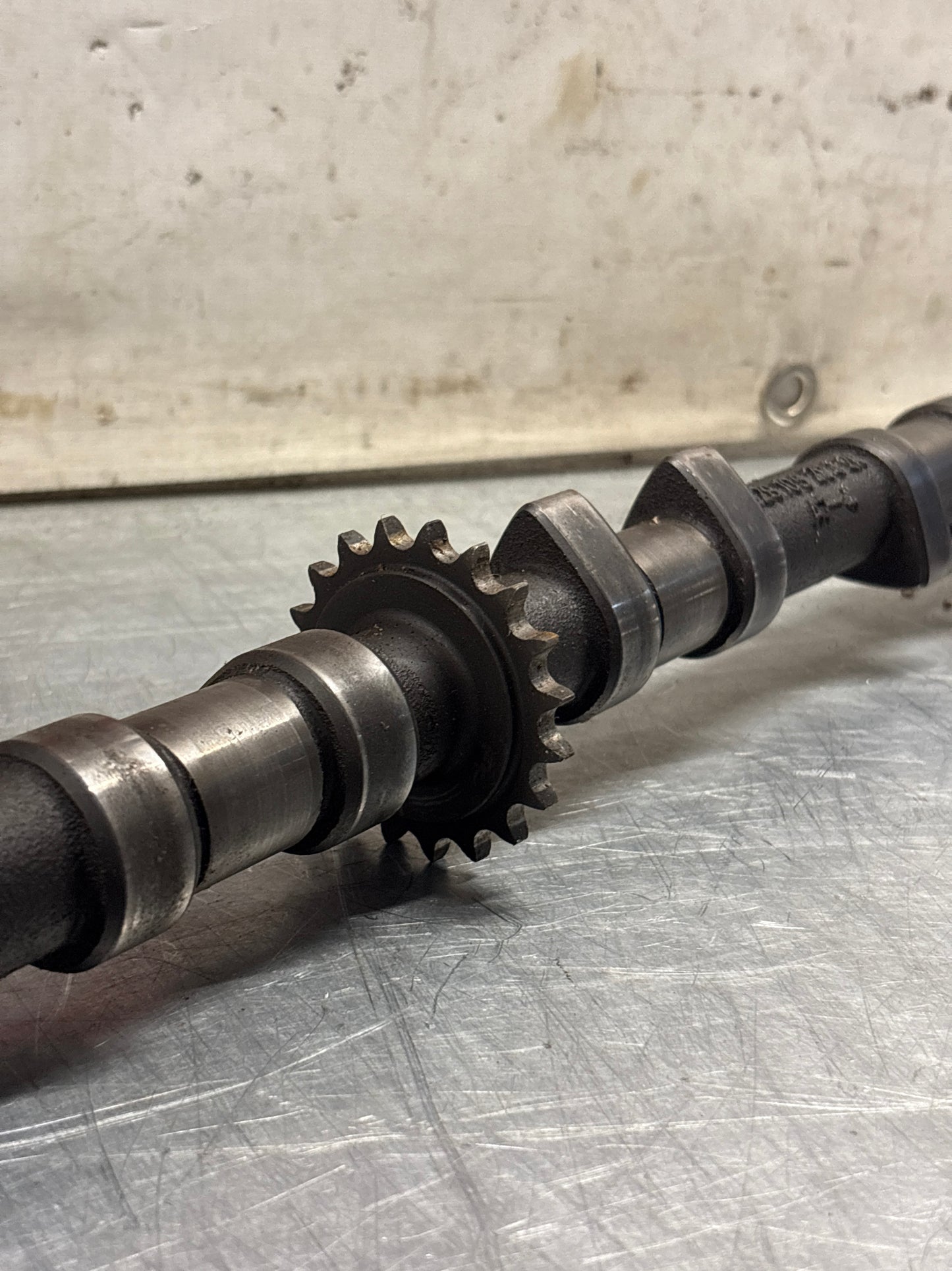 Porsche 928 S3 M28.45/46 engine Camshaft, exhaust side, cylinder 1-4, used 9281052932R / 92810529308