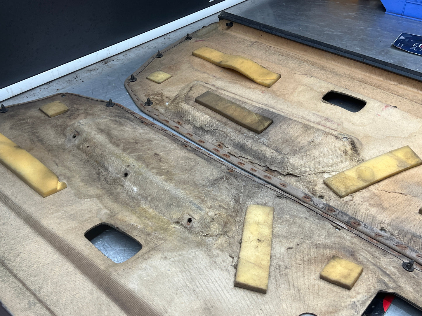 Porsche 924 944 -85.5 pair of Used RHD Porsche brown / beige  / cream door cards, 478867011 / 478867012 used condition