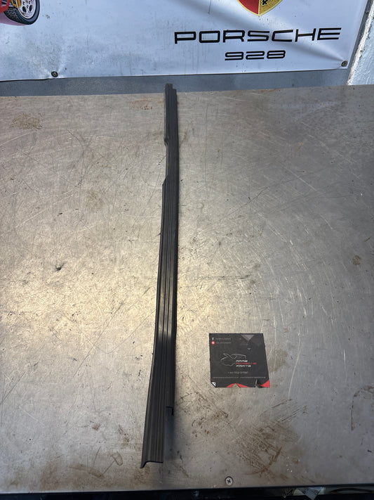 Porsche 944 85.5- right sill trim, used 94455112200