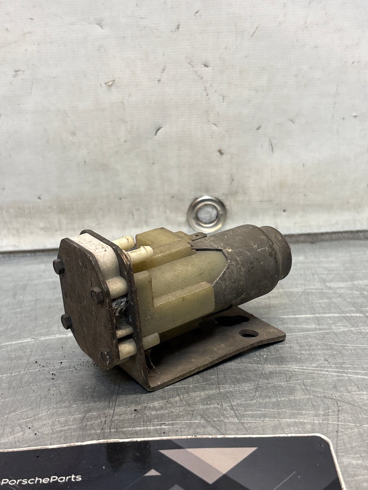 Porsche 924 windshield washer pump, used 823955651