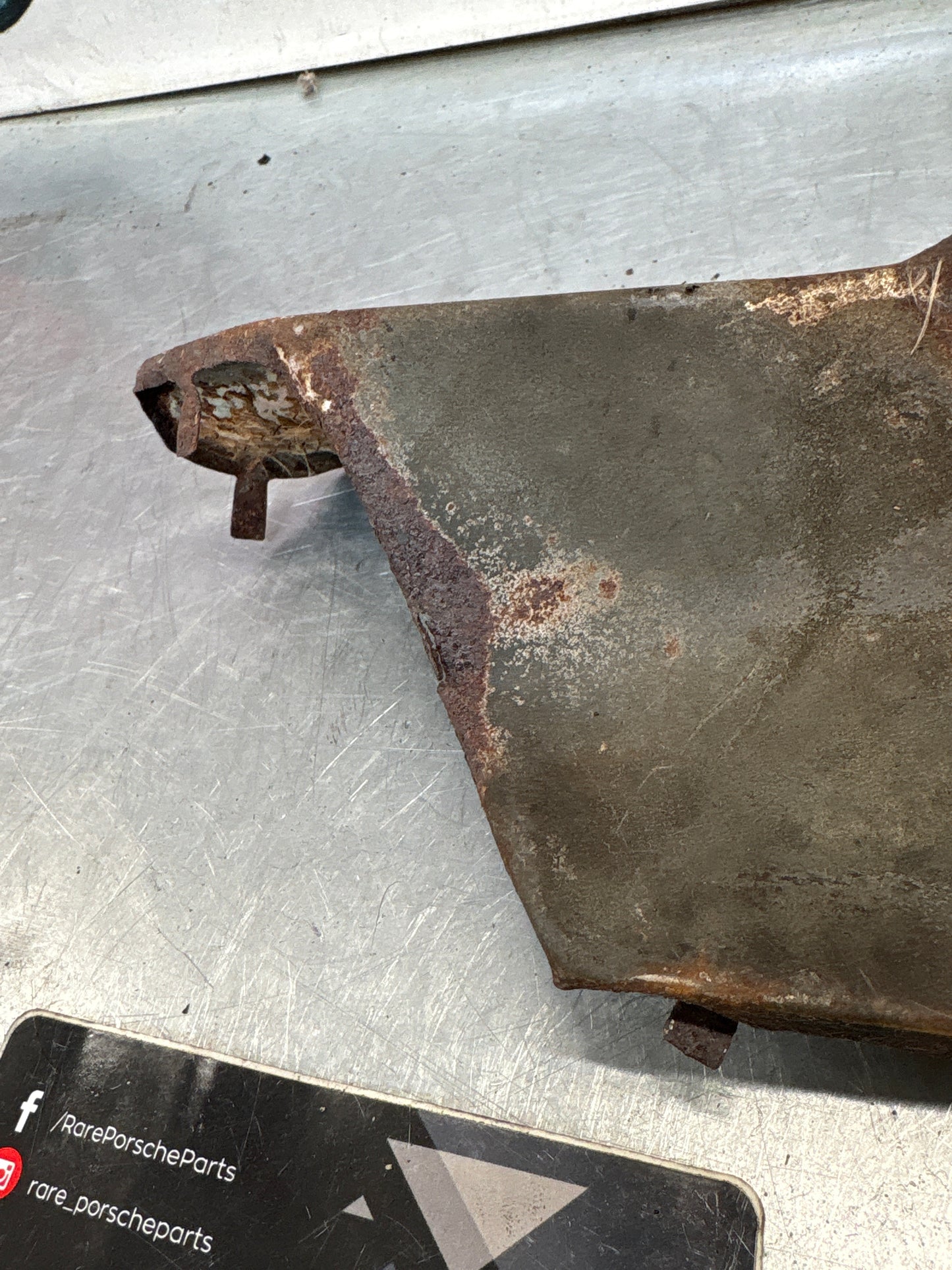 Porsche 928 mount cover heat shield plate right side, used 92837506801