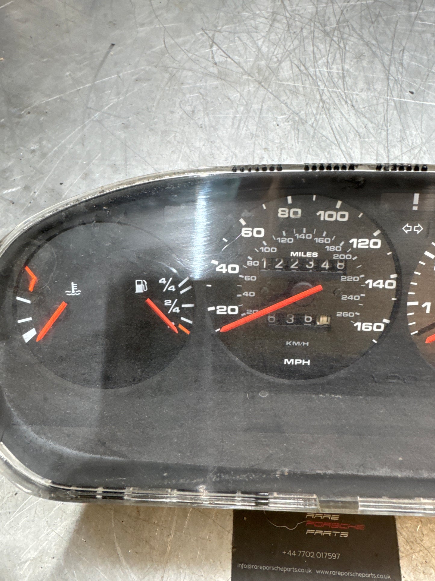 Porsche 944 Turbo Armaturenbrettuhr Binnacle Pod Tachometer 95264131101 gebraucht