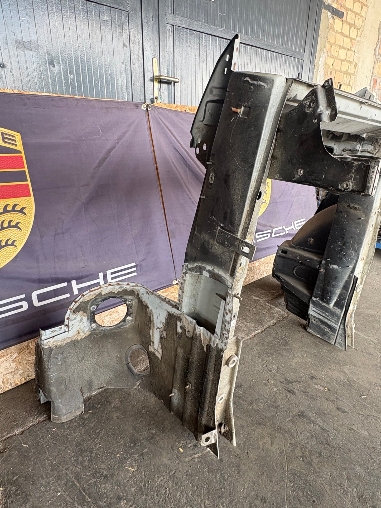 Porsche 944 Front end section cut