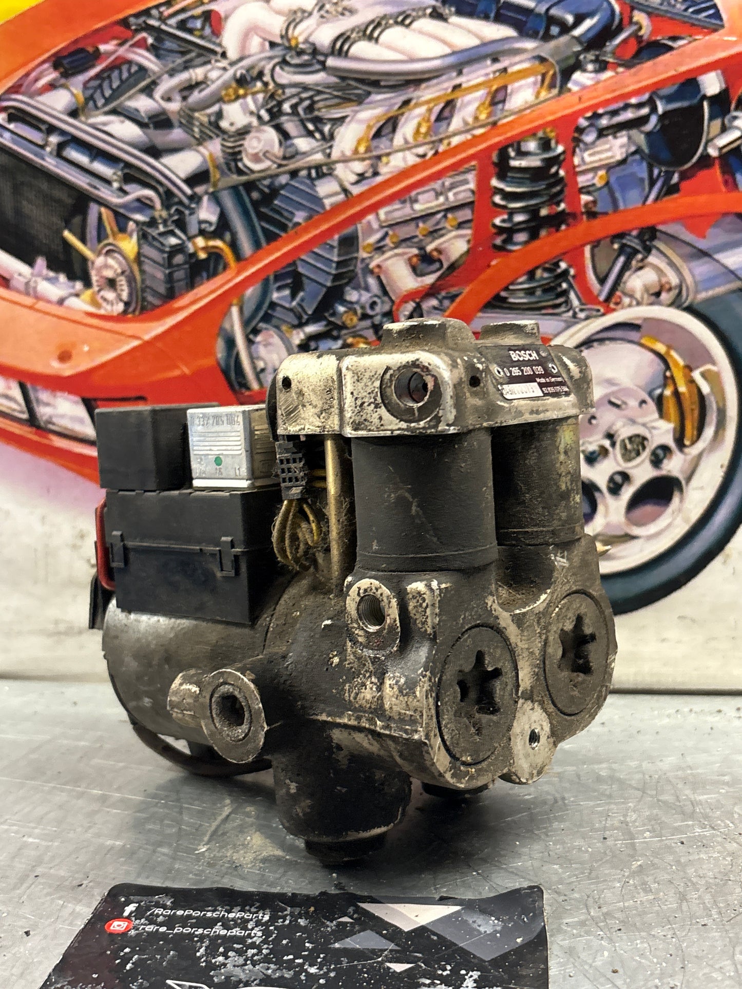 Porsche 928 S4 Bosch ABS pump, used 0265200039 / 92835575504