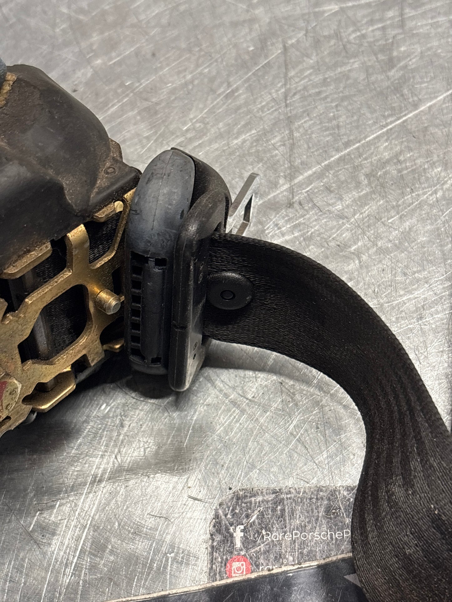 Porsche 944 968 left rear seat belt, 94480302102, used