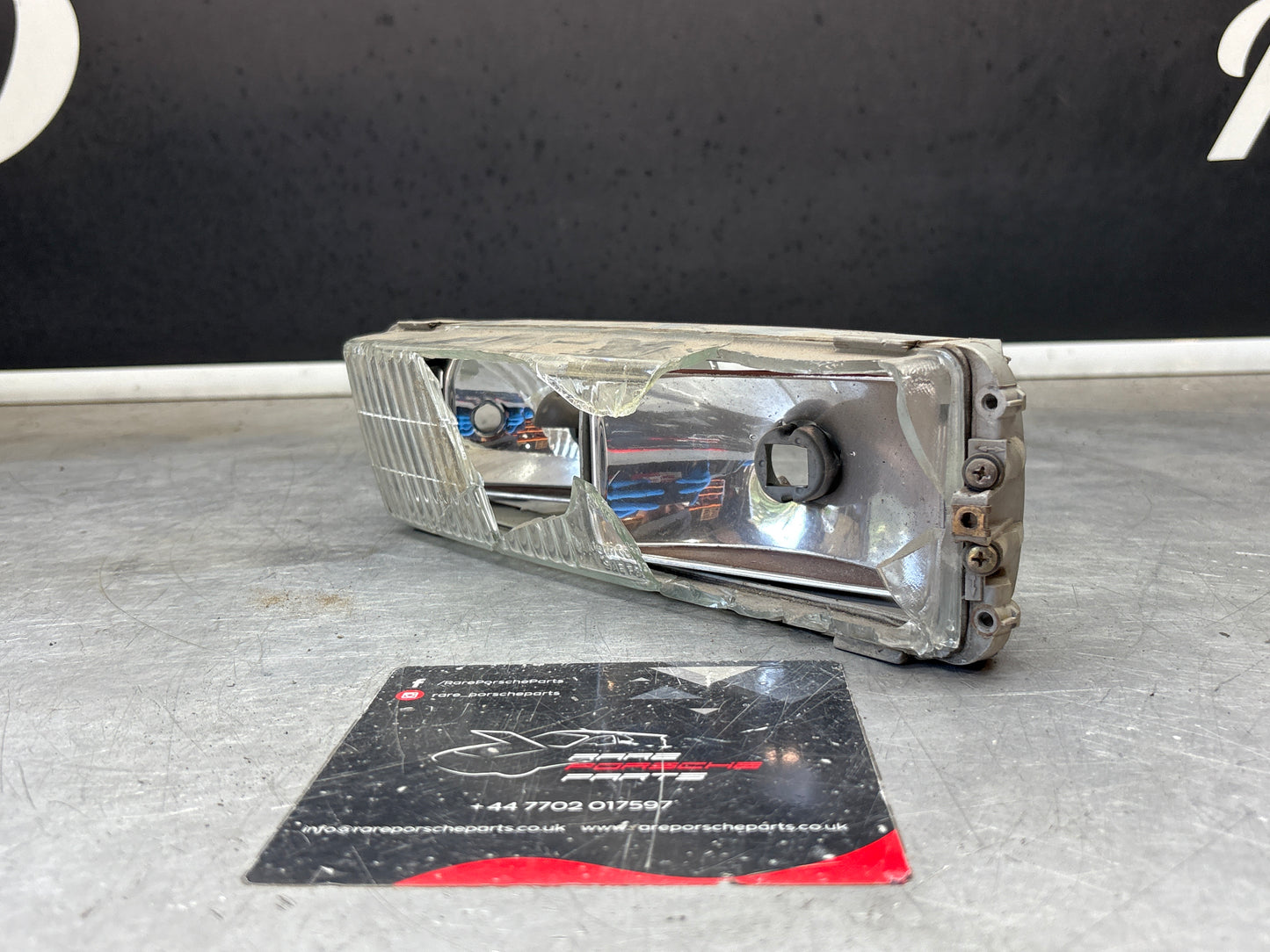 Porsche 944 S2 Turbo Right foglight 95163121100 / 0305200701