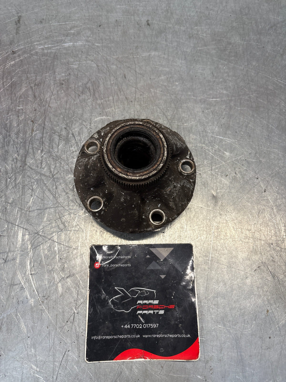 Porsche 928 wheel hub,used 9283416052R with ABS