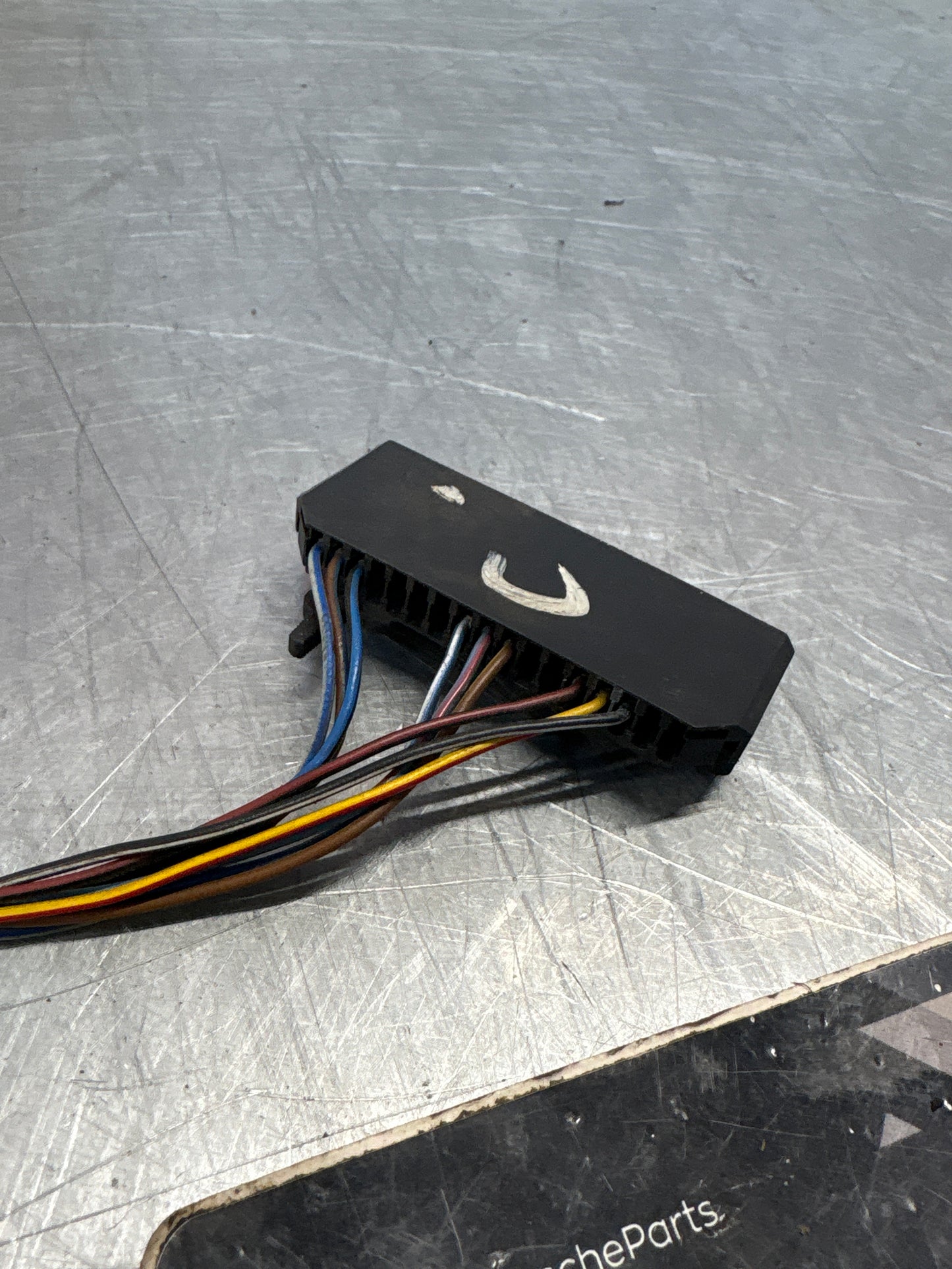 Porsche 944 cable harness connector, for spares or repair 94461231100