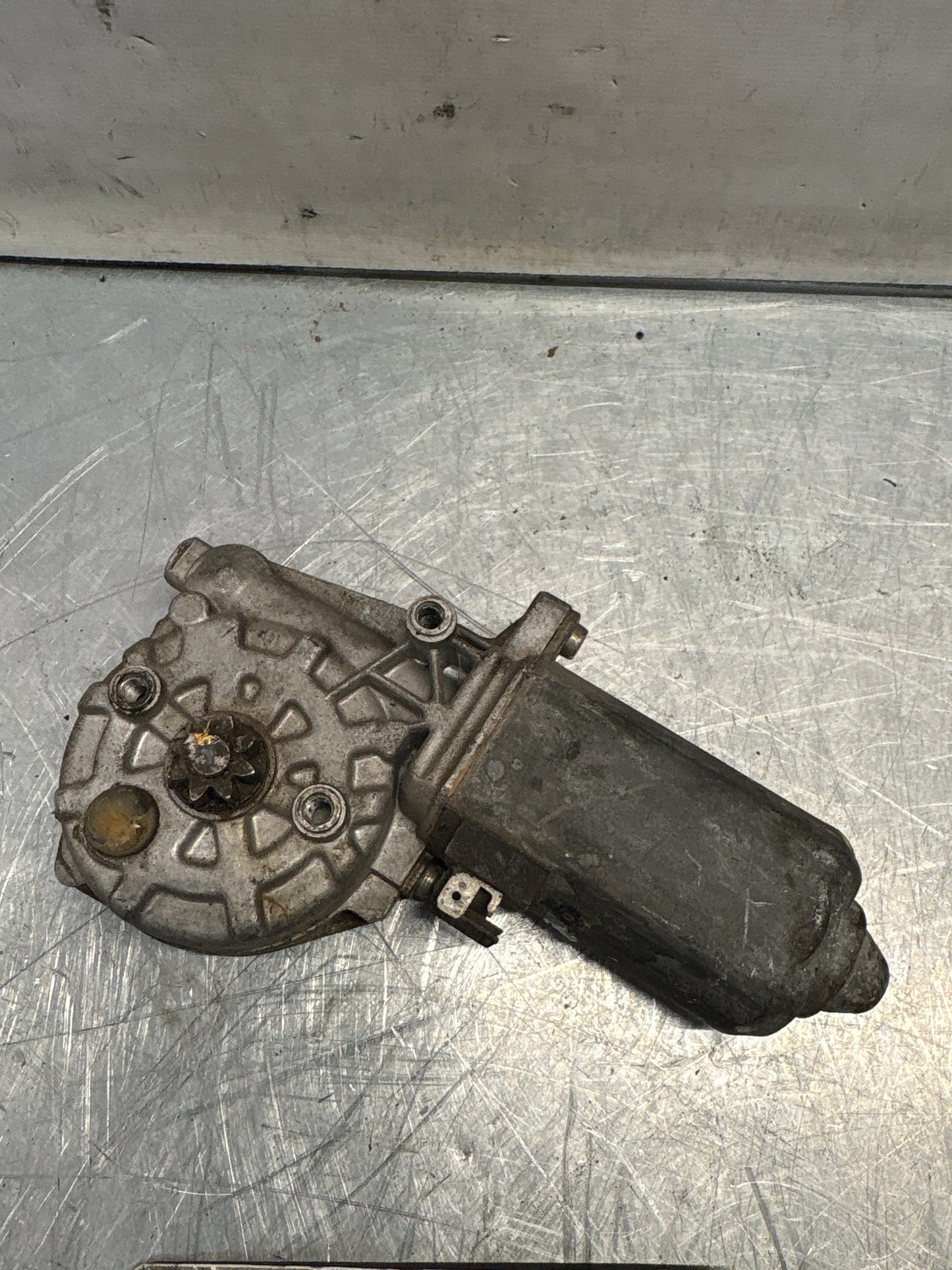 Porsche 924 944 928 window regulator motor, left, used 0130821017