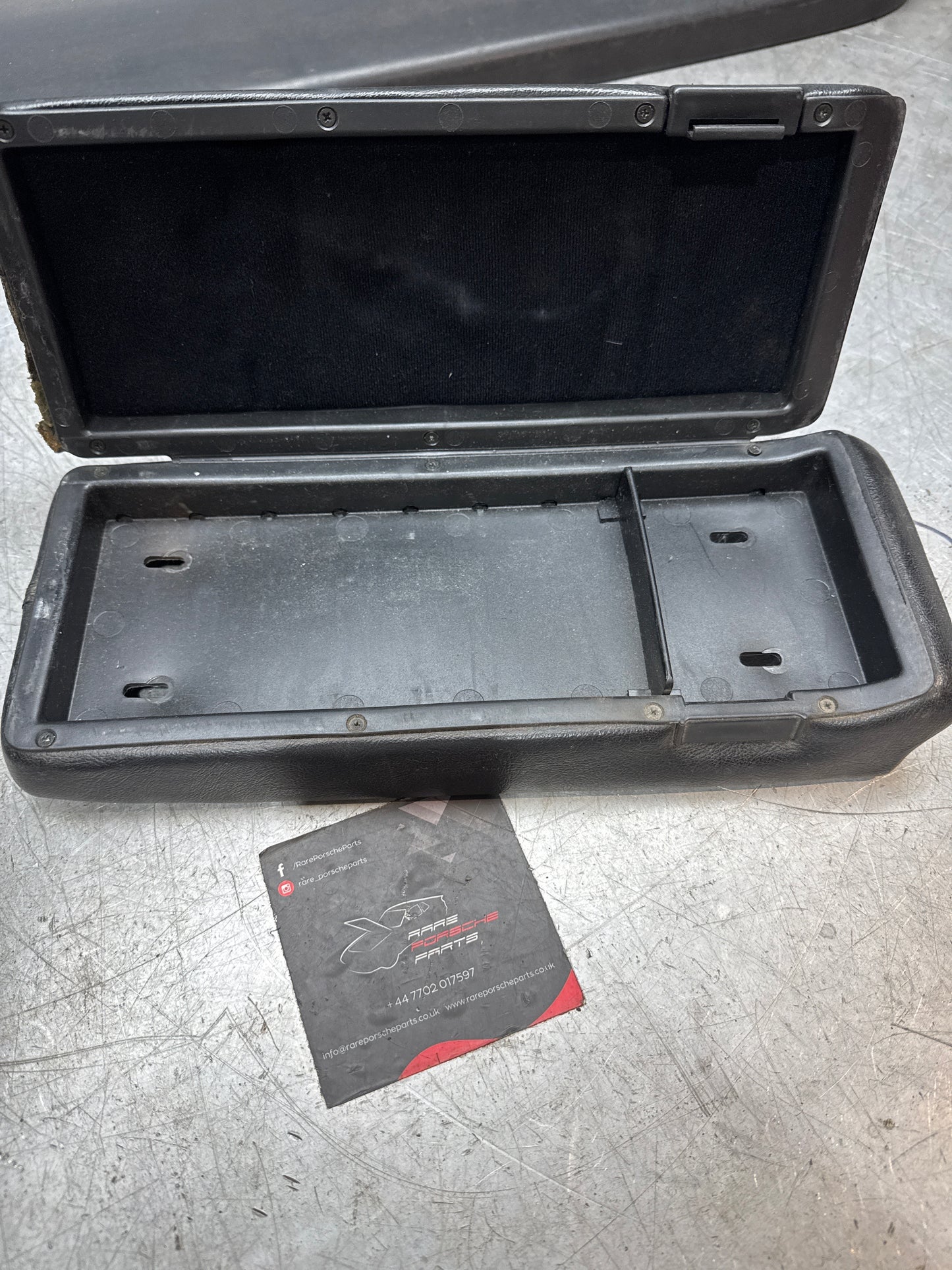 Porsche 944 924 centre console arm rest cassette black 478857059 spares or repair RHD