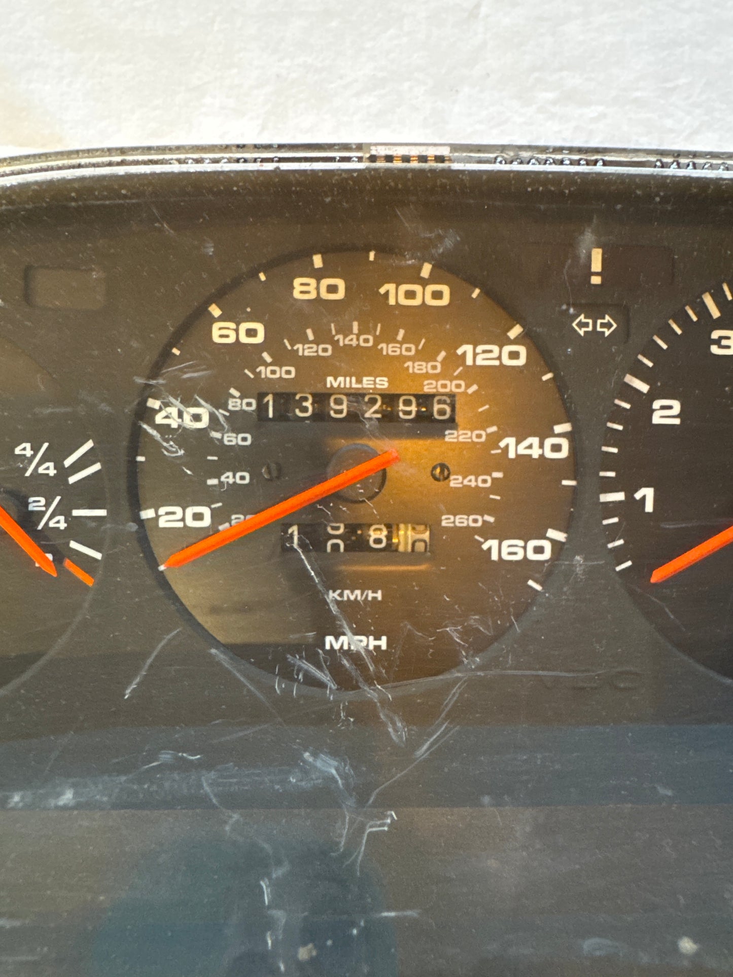 Porsche 944 dash clock binnacle pod speedometer, 94564131106 used 139296 miles plastic screen has some small scratches
