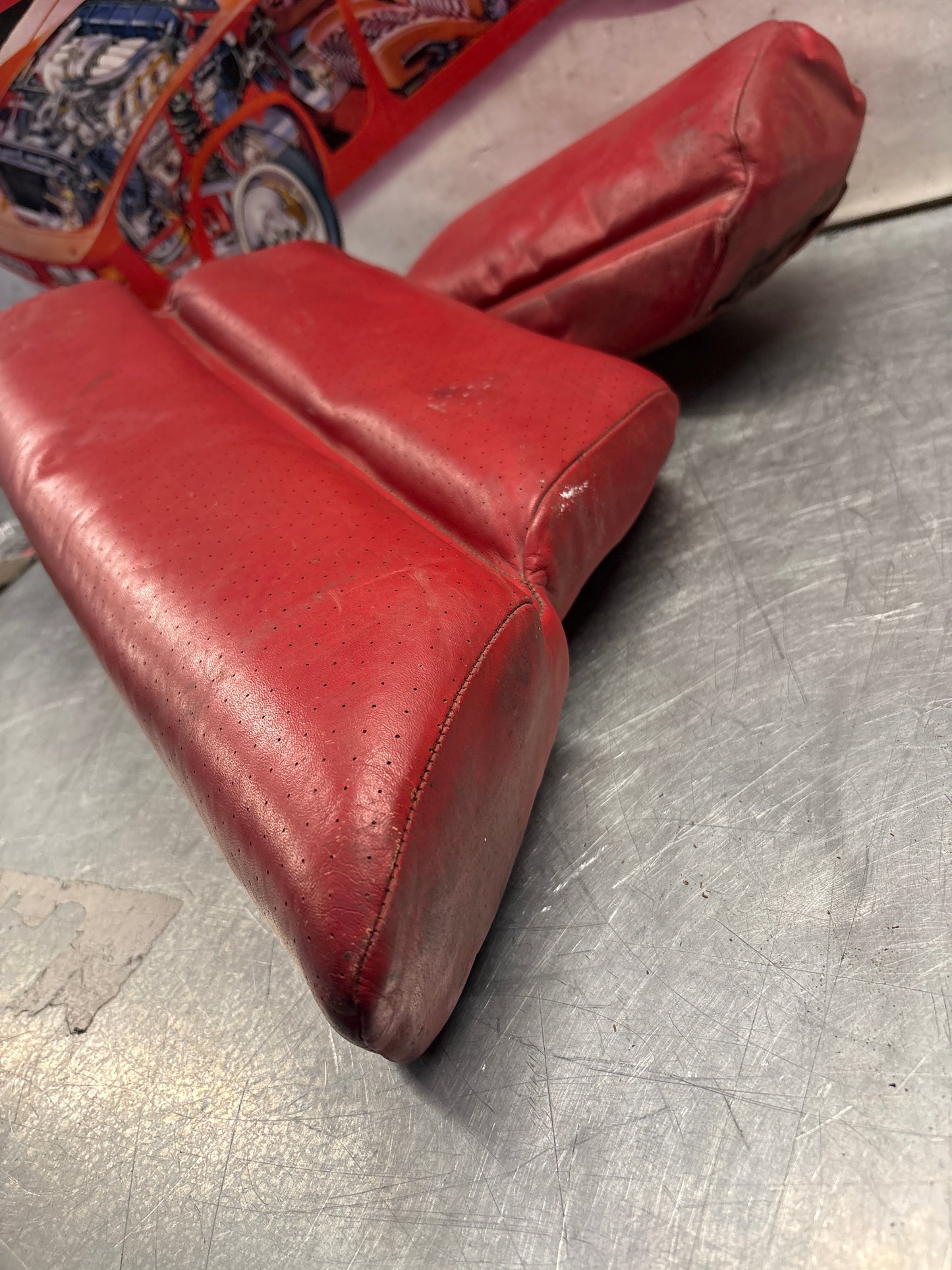 Porsche 928 rear left seat and center cushion, used, can-can red 92852205951 / 92852208751