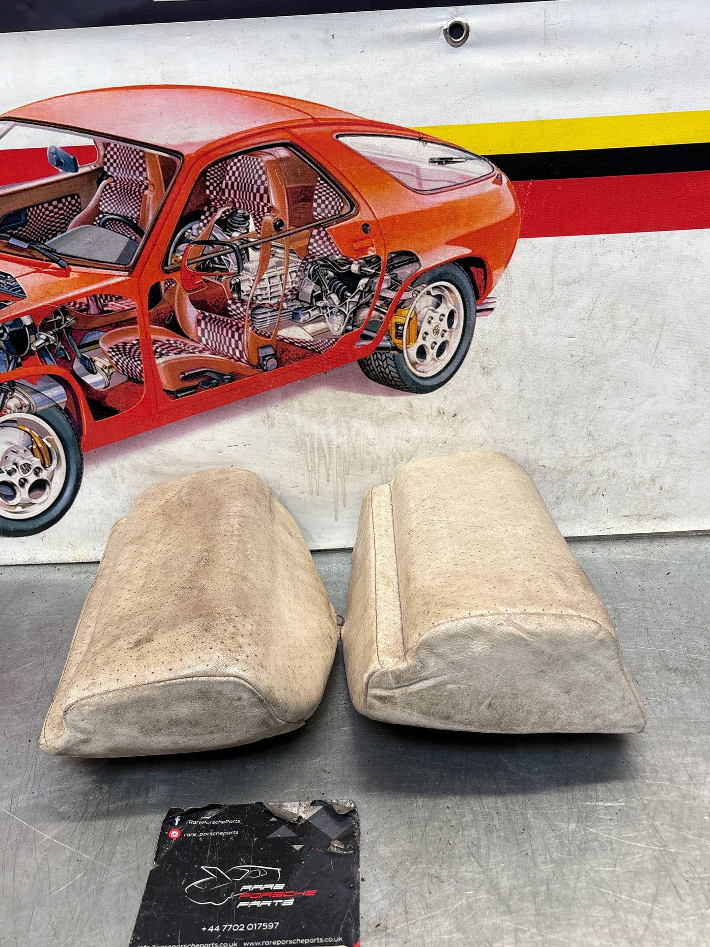 Porsche 928 rear right seat upper and middle cushion, leather, white, used 92852204650 / 92852208851