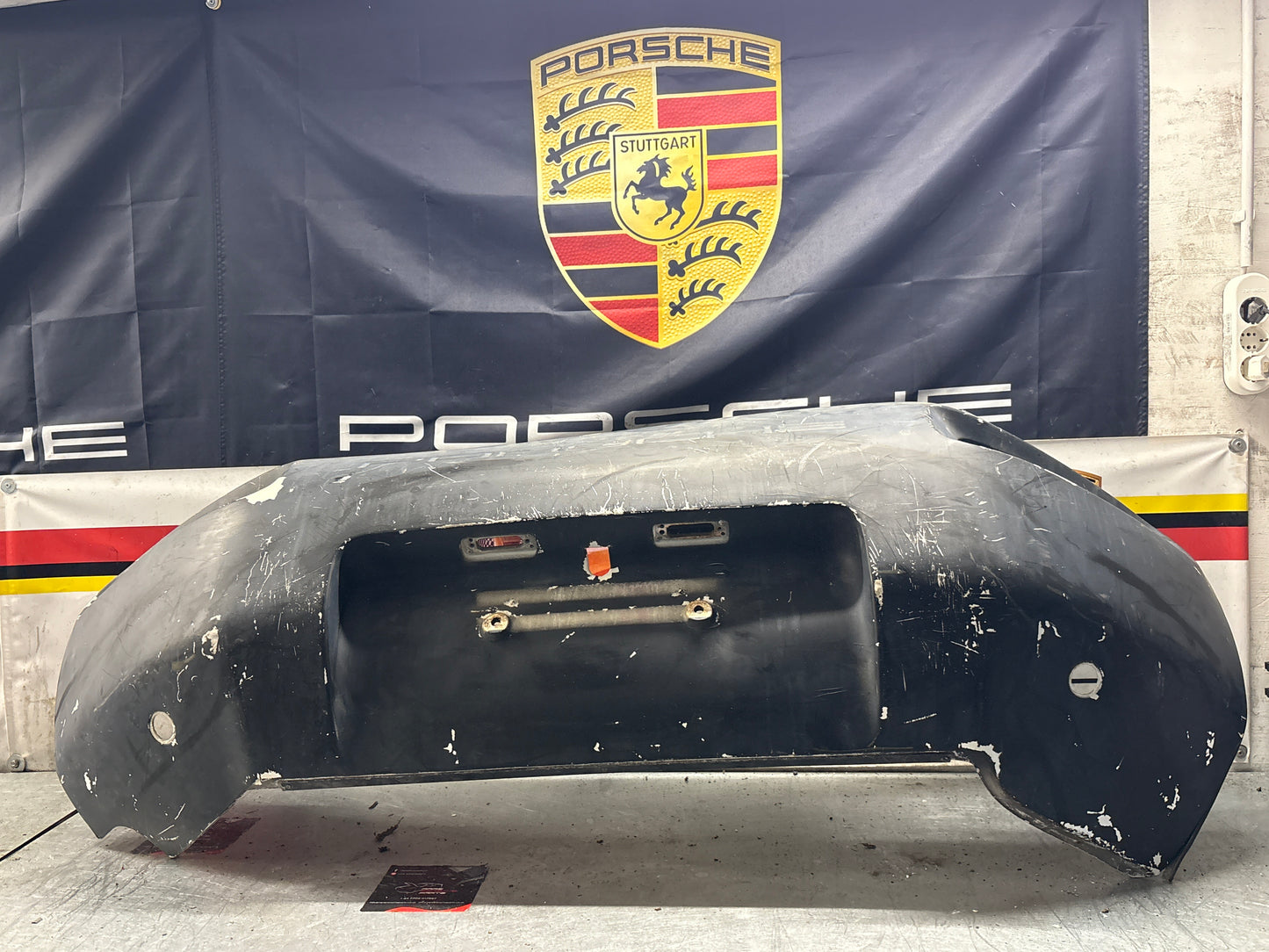 Porsche 928 rear bumper, used 92850502303 / 474181