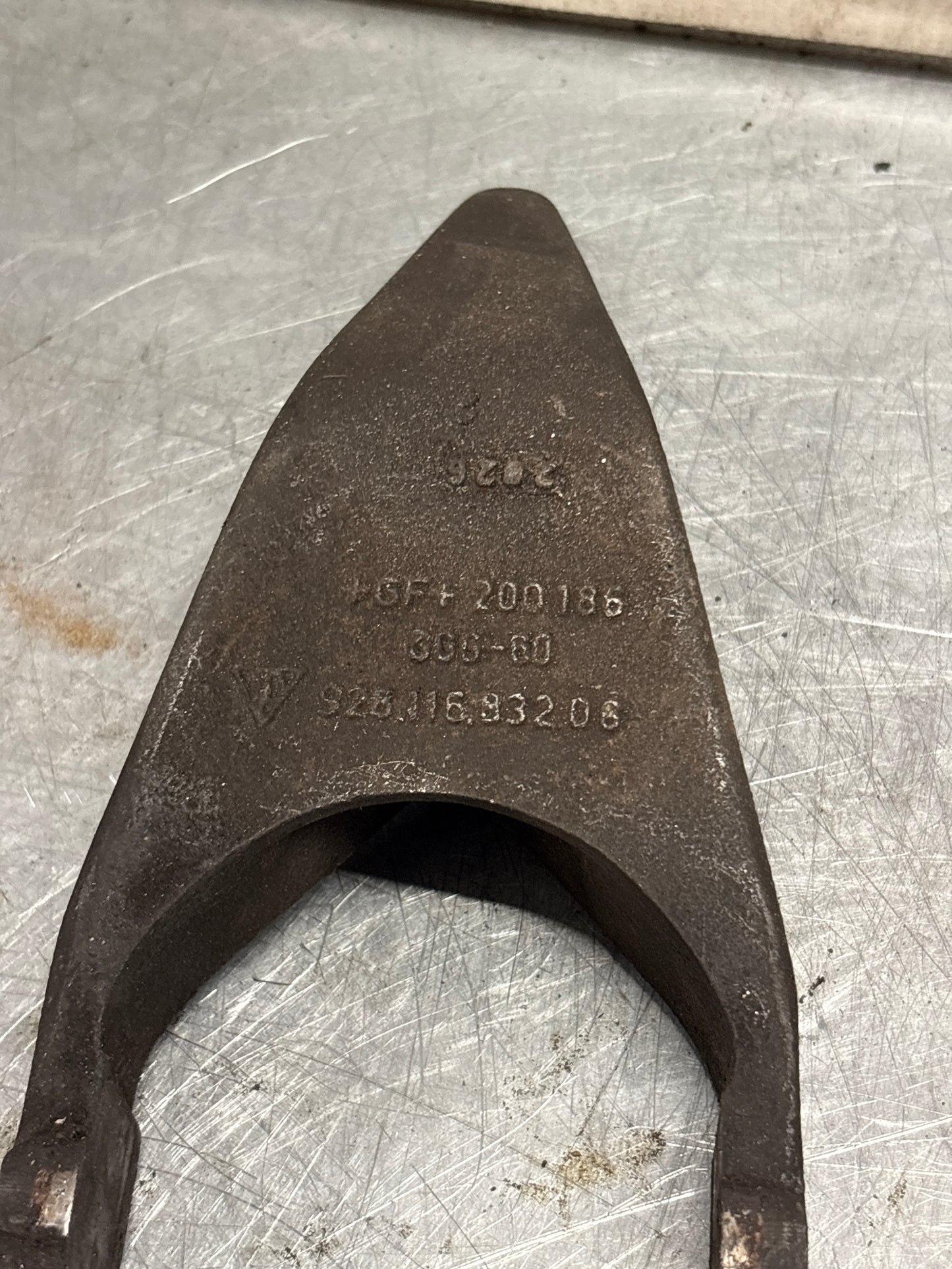 Porsche 928 clutch release lever 92811683206, used