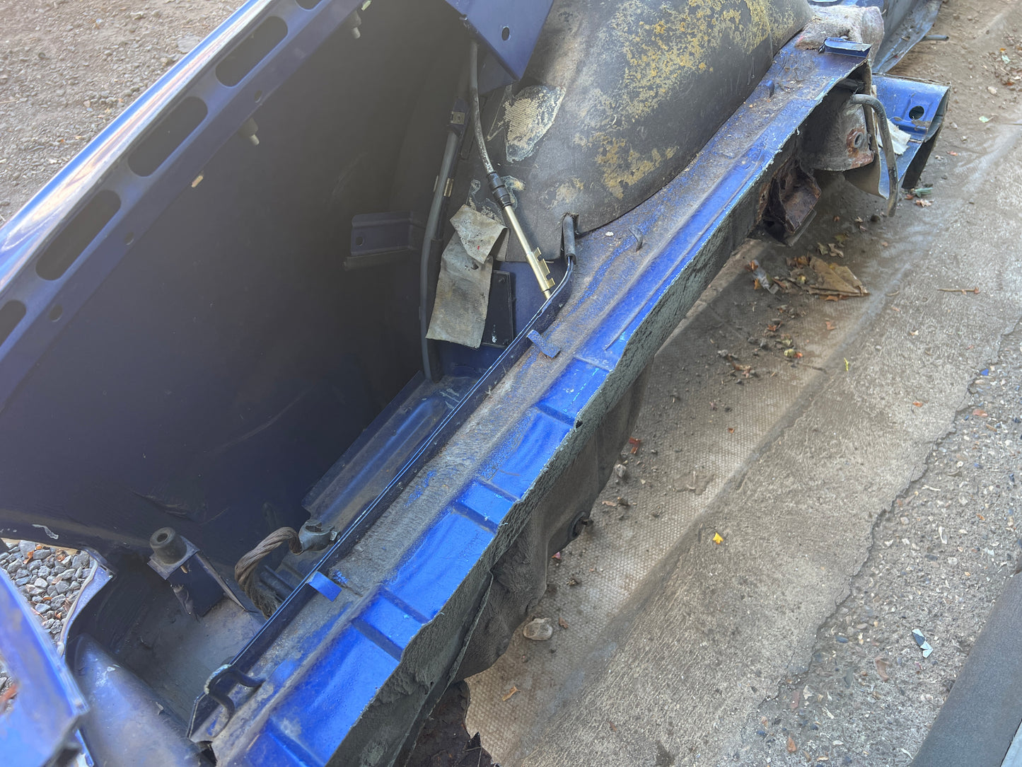 Porsche 944 left side cut, rear fender with sill 94450390303, 94450361102