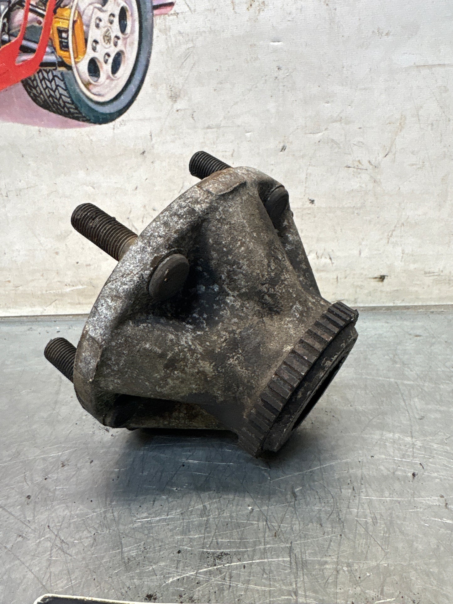 Porsche 928 wheel hub,used 9283416051R with ABS