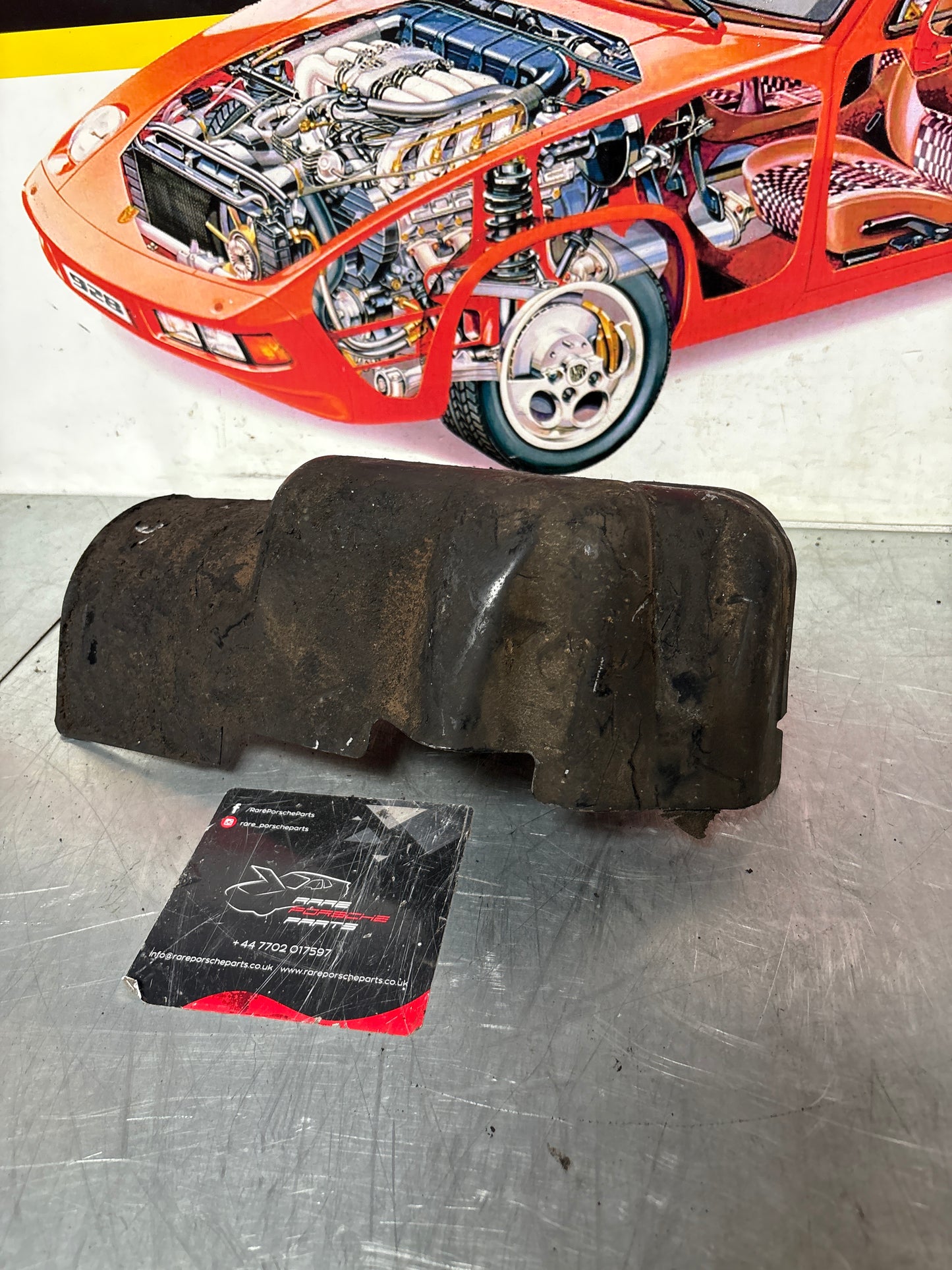 Porsche 944 85.5- fuel pump cover plate 94420133100