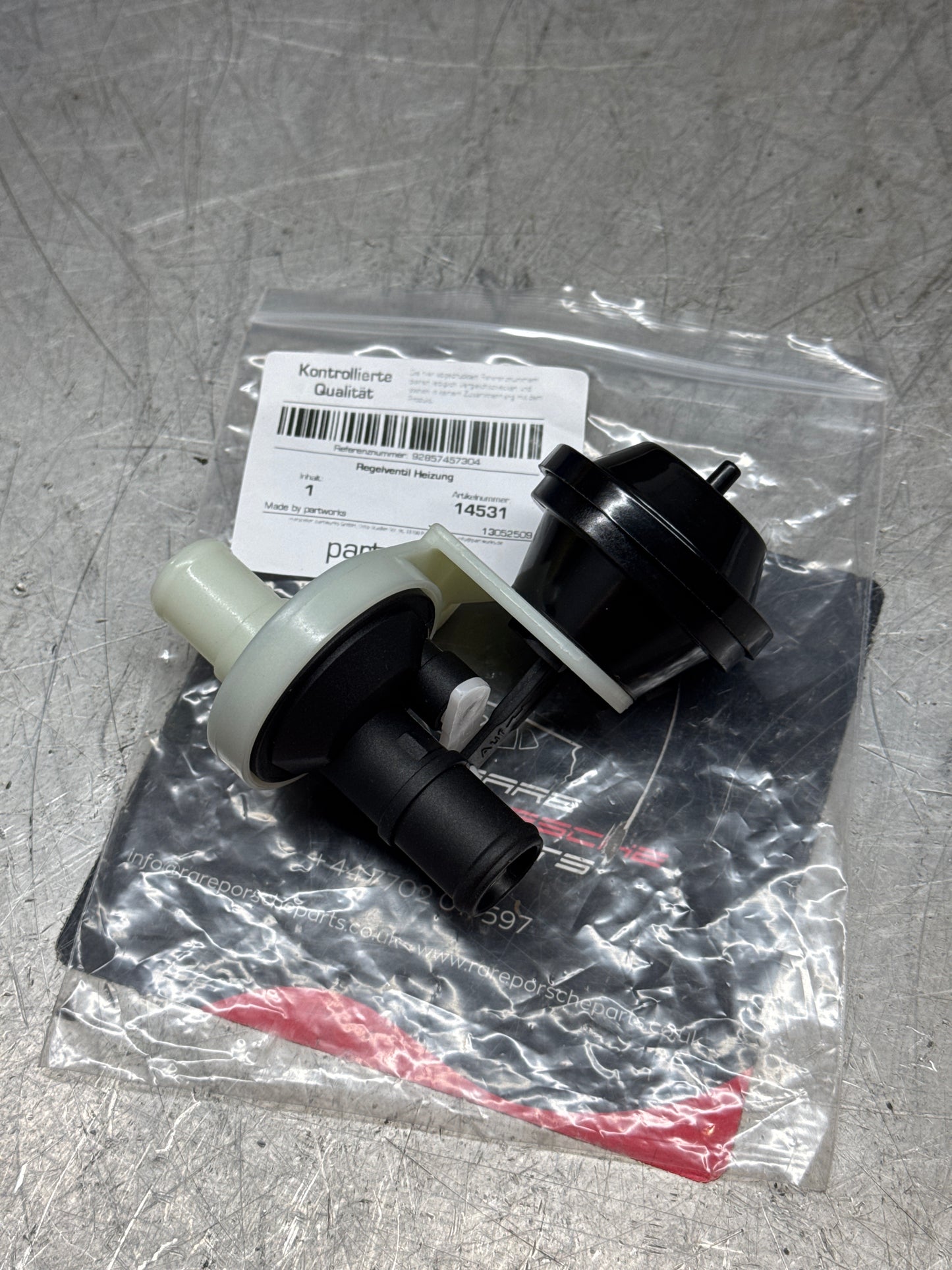 Porsche 928 heater valve 92857457304 (NEW)