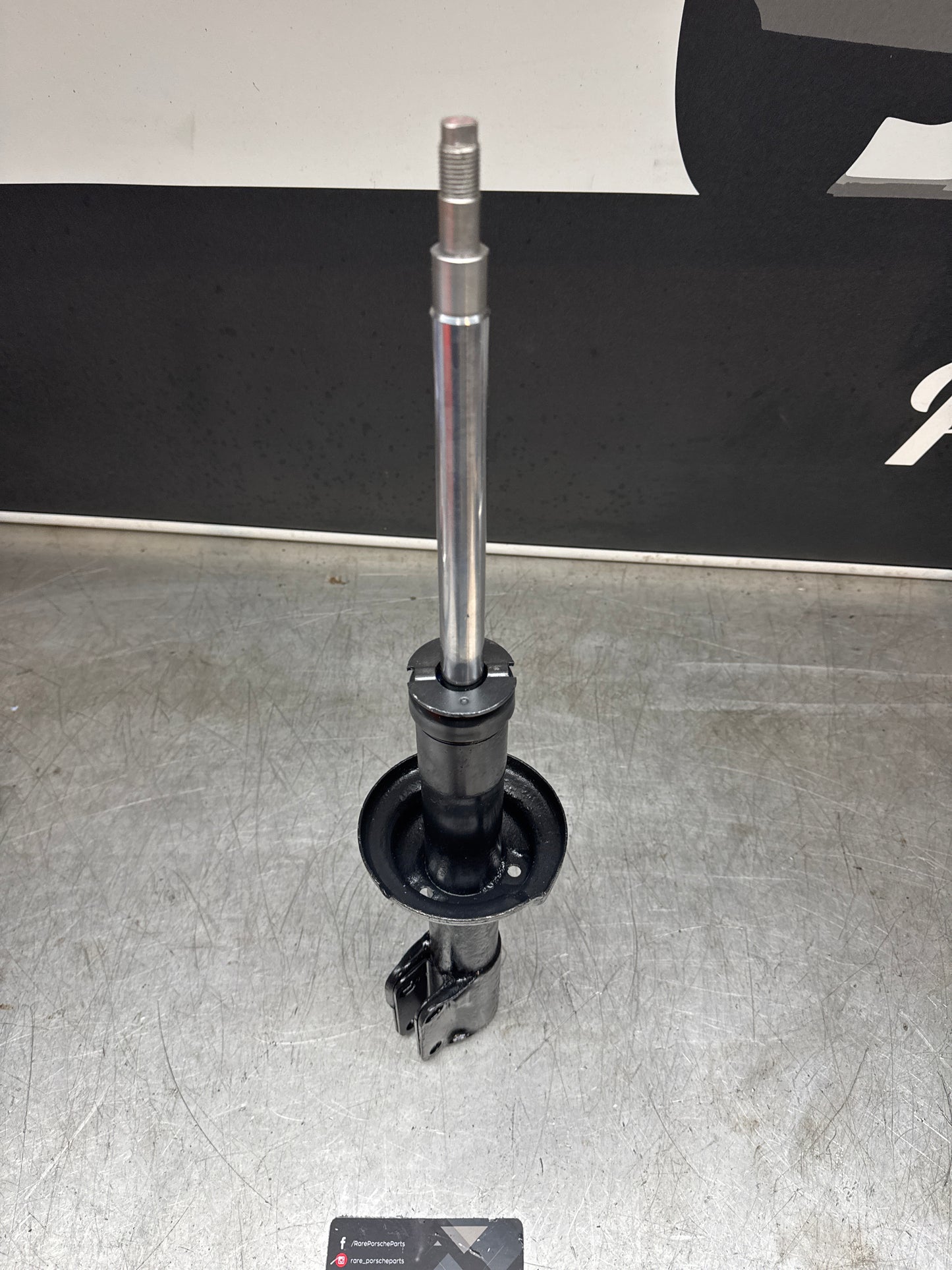 Porsche 924/ Early 944 Refurbished Front struts Pair. 477412031F/ 477412032F