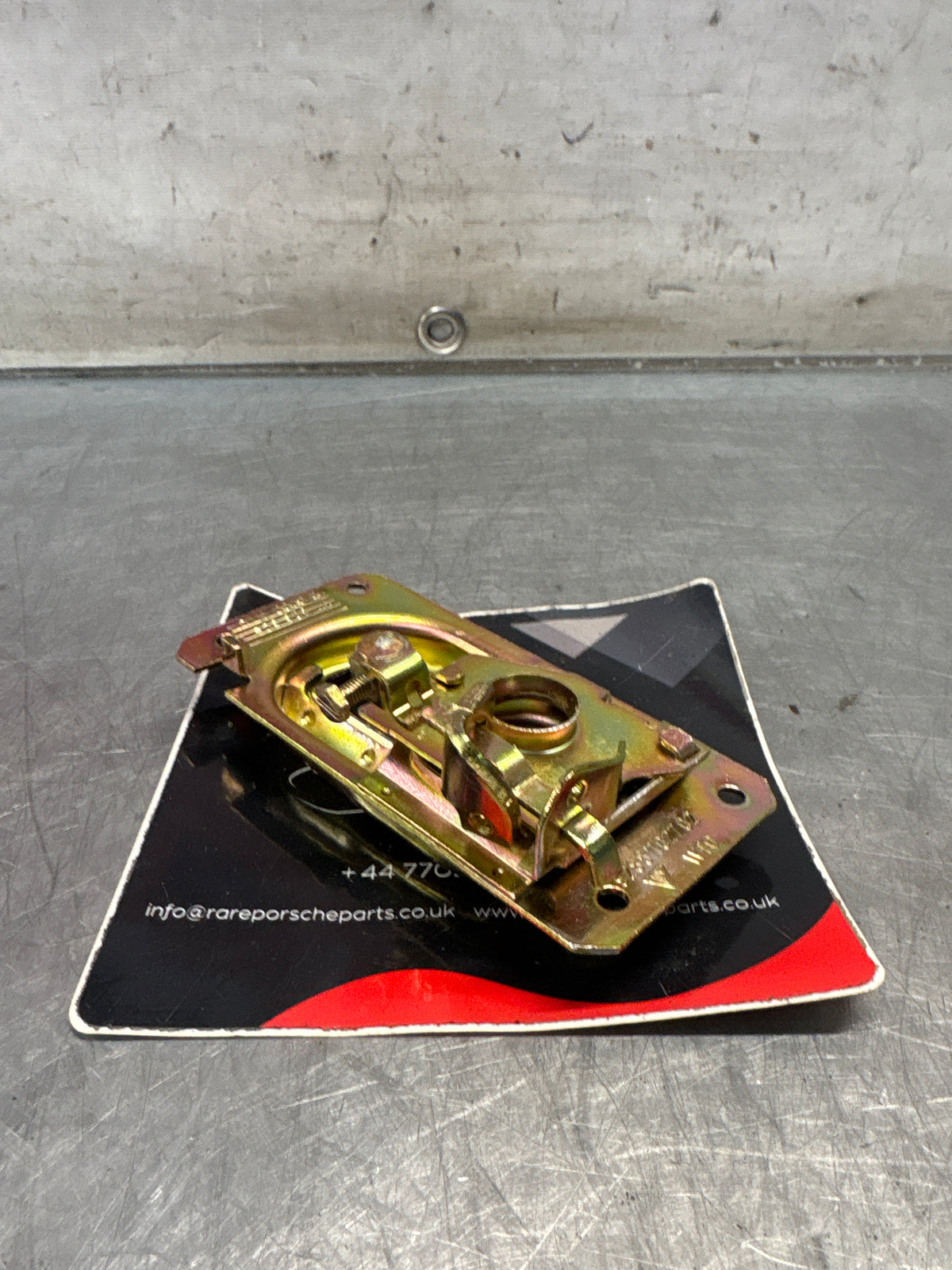 Porsche 928 lid lock lower part, refurbished 92851102702