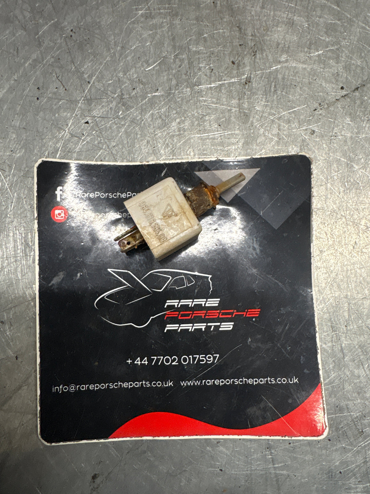 Porsche 964 / 993 brightness control relay 96461810400 used